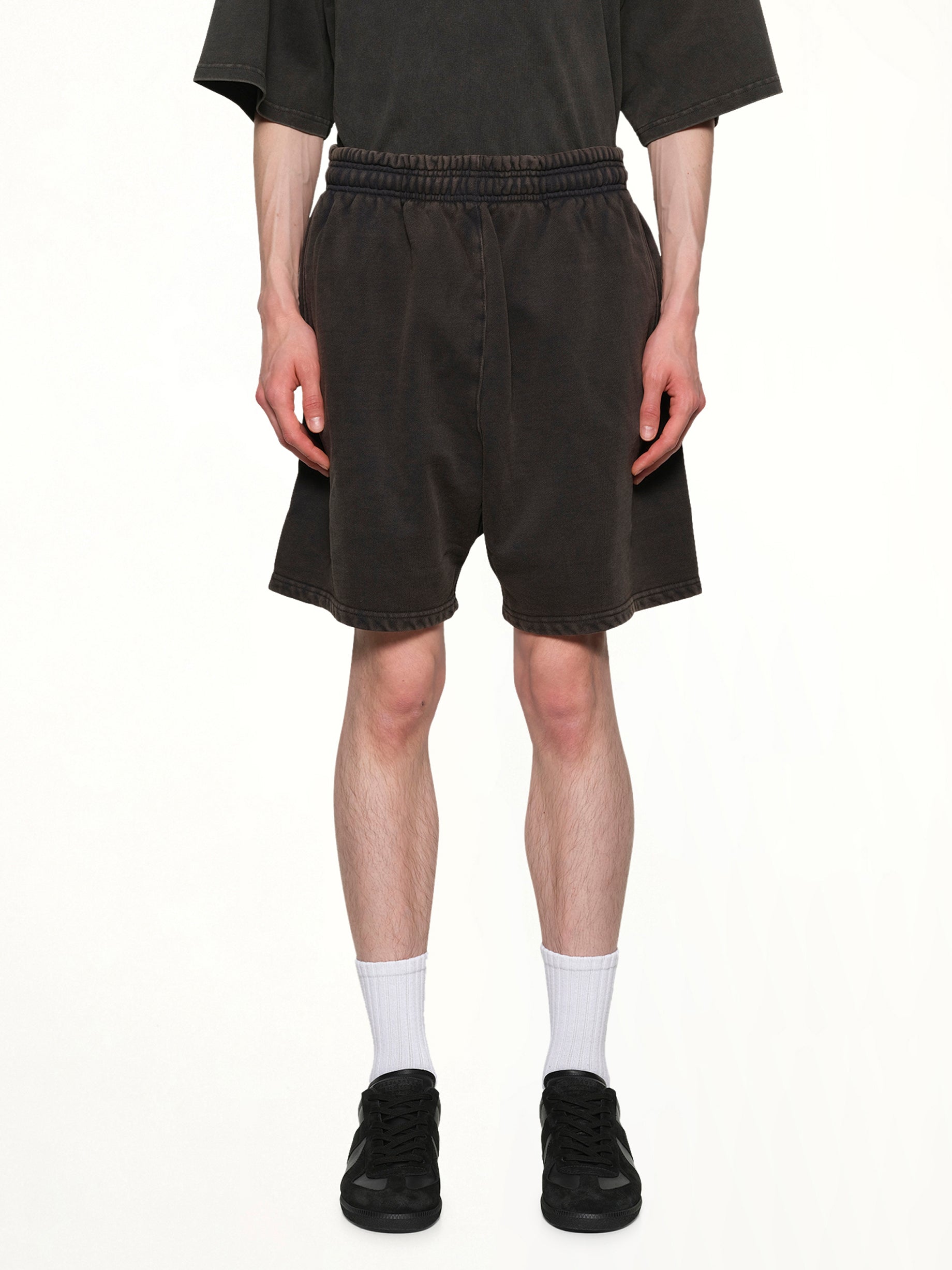 Standard Sweatshorts in Washed Black