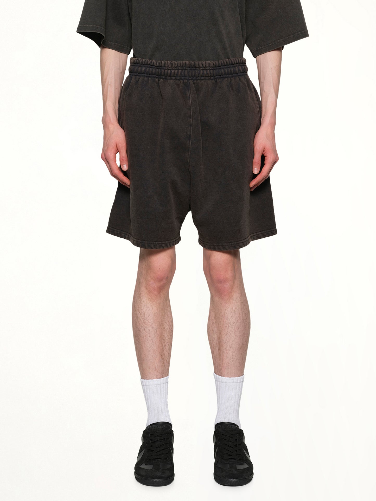 Standard Sweatshorts in Washed Black