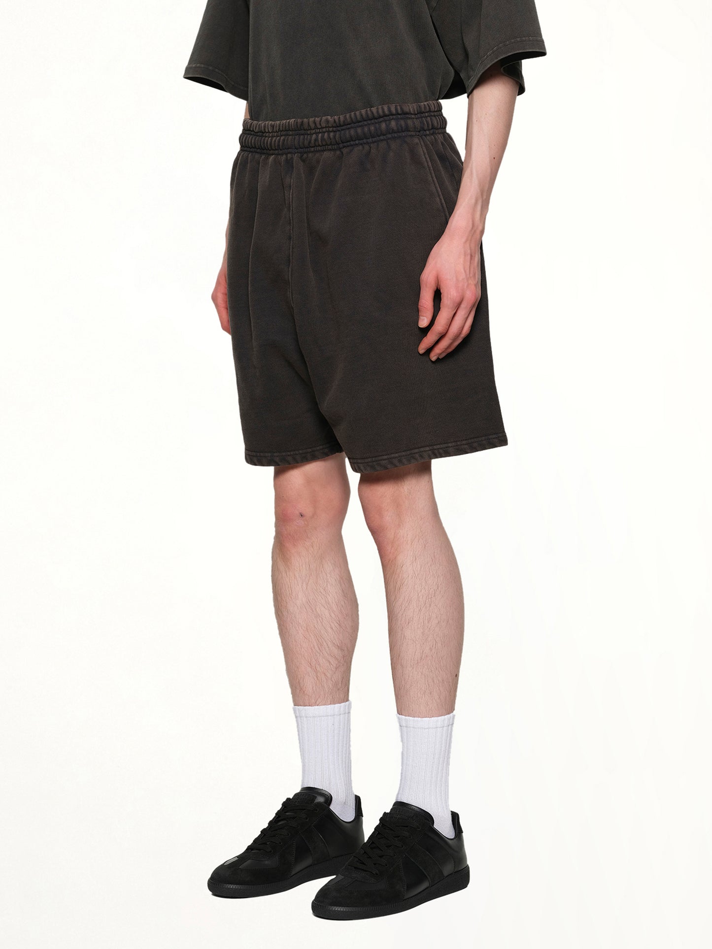 Standard Sweatshorts in Washed Black