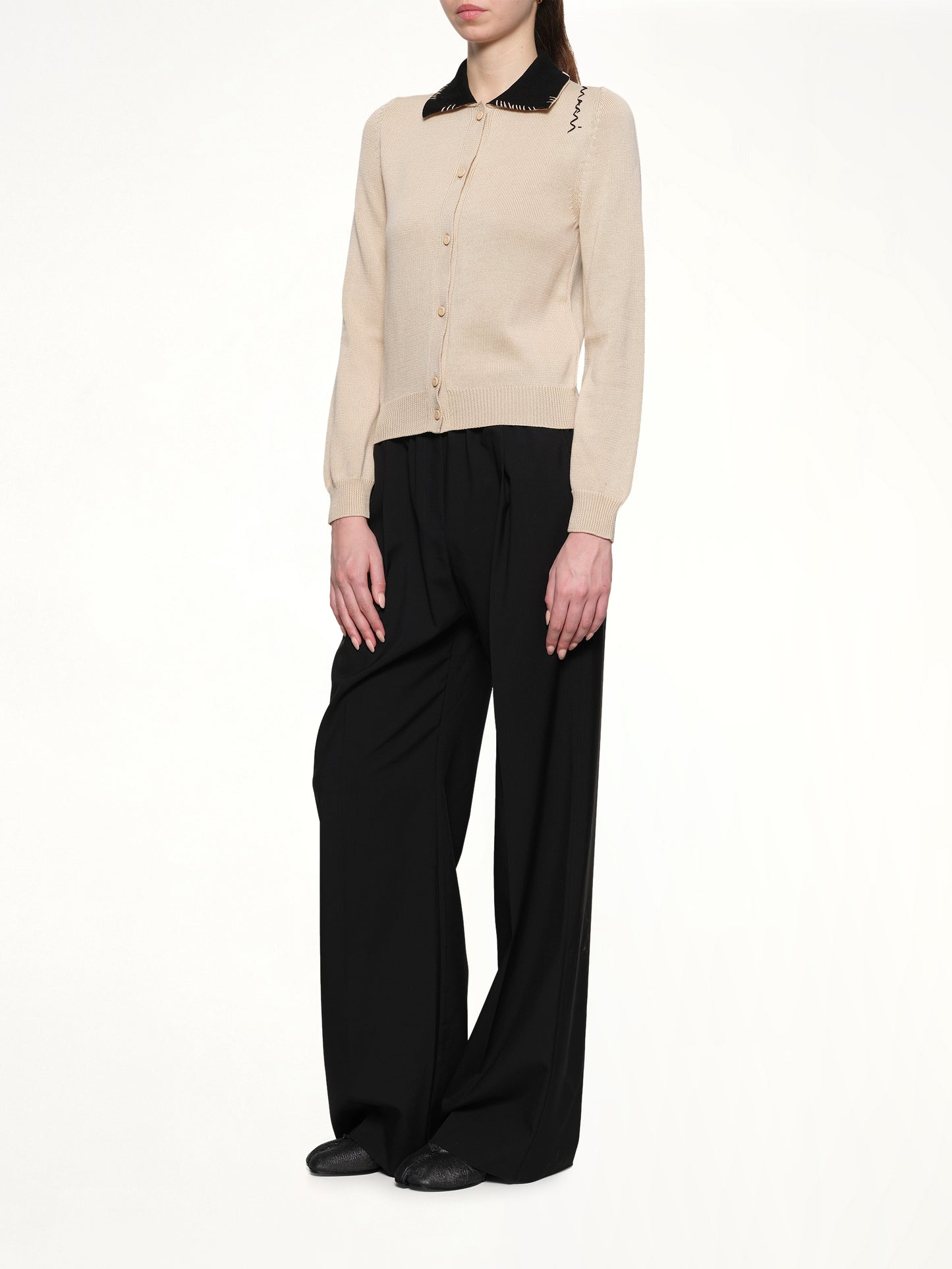 Contrast Collar Cardigan in Pale Peach