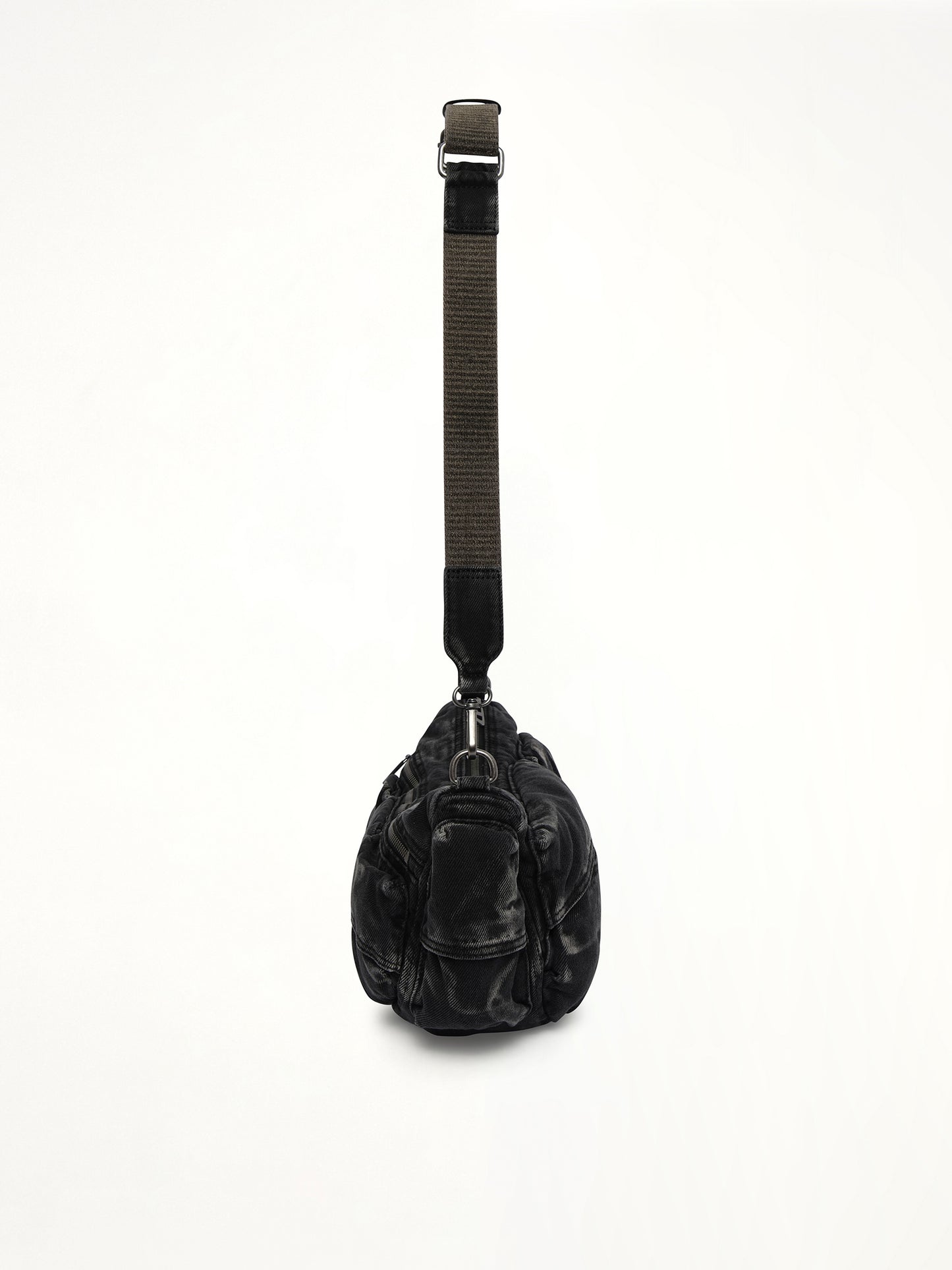 MULTI-PKTS Shoulder Bag in Black