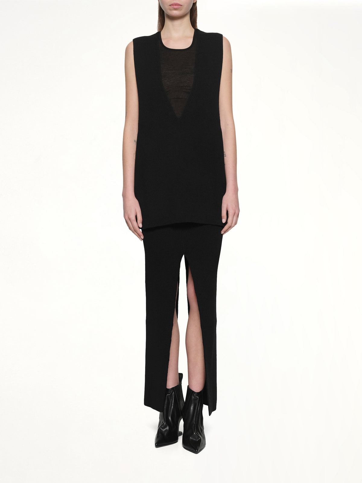 V Neck Top in Black