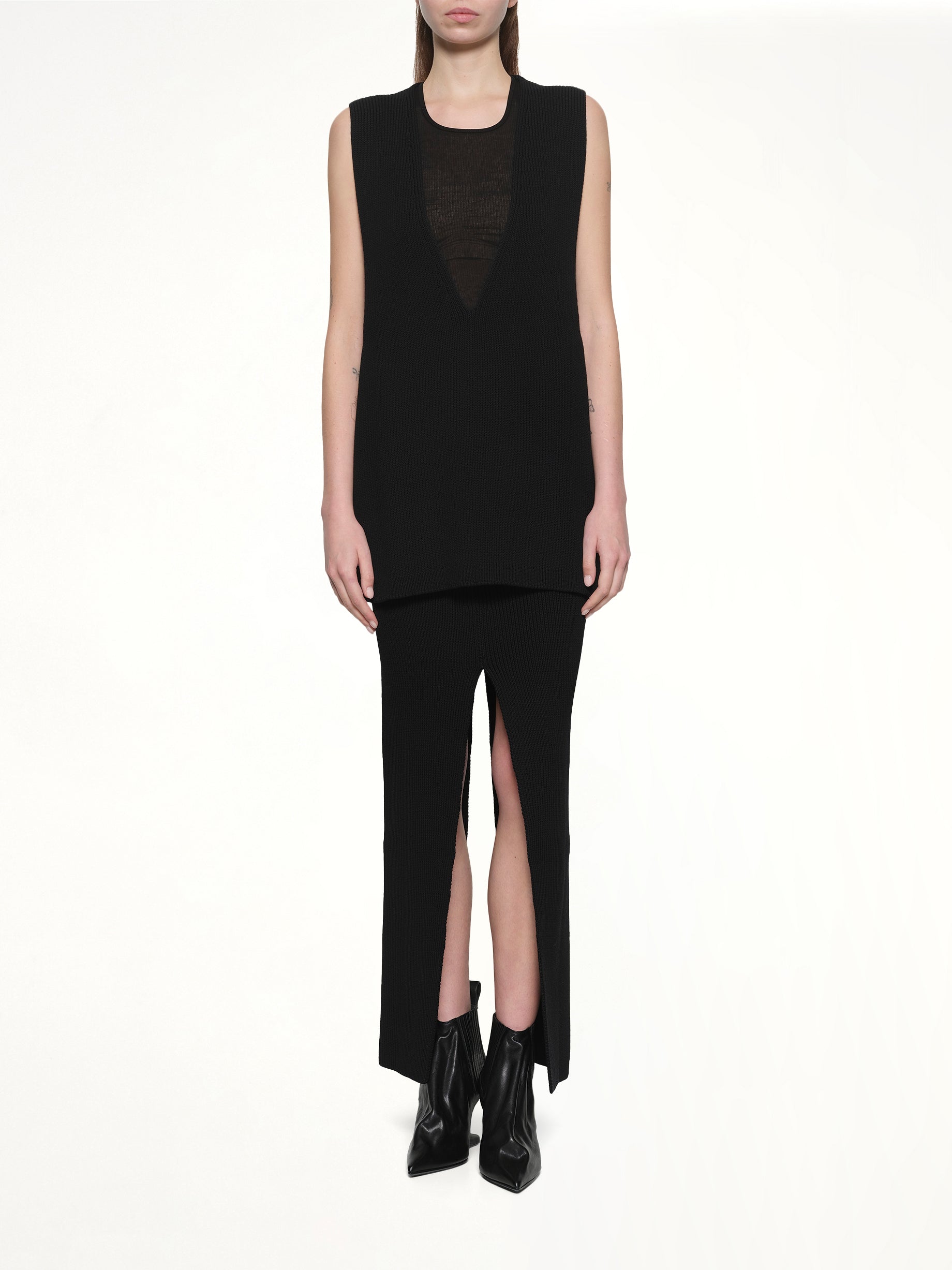 V Neck Top in Black