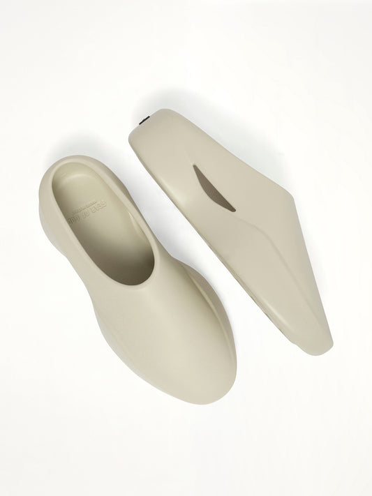 Eva Runner Sneaker in Bone