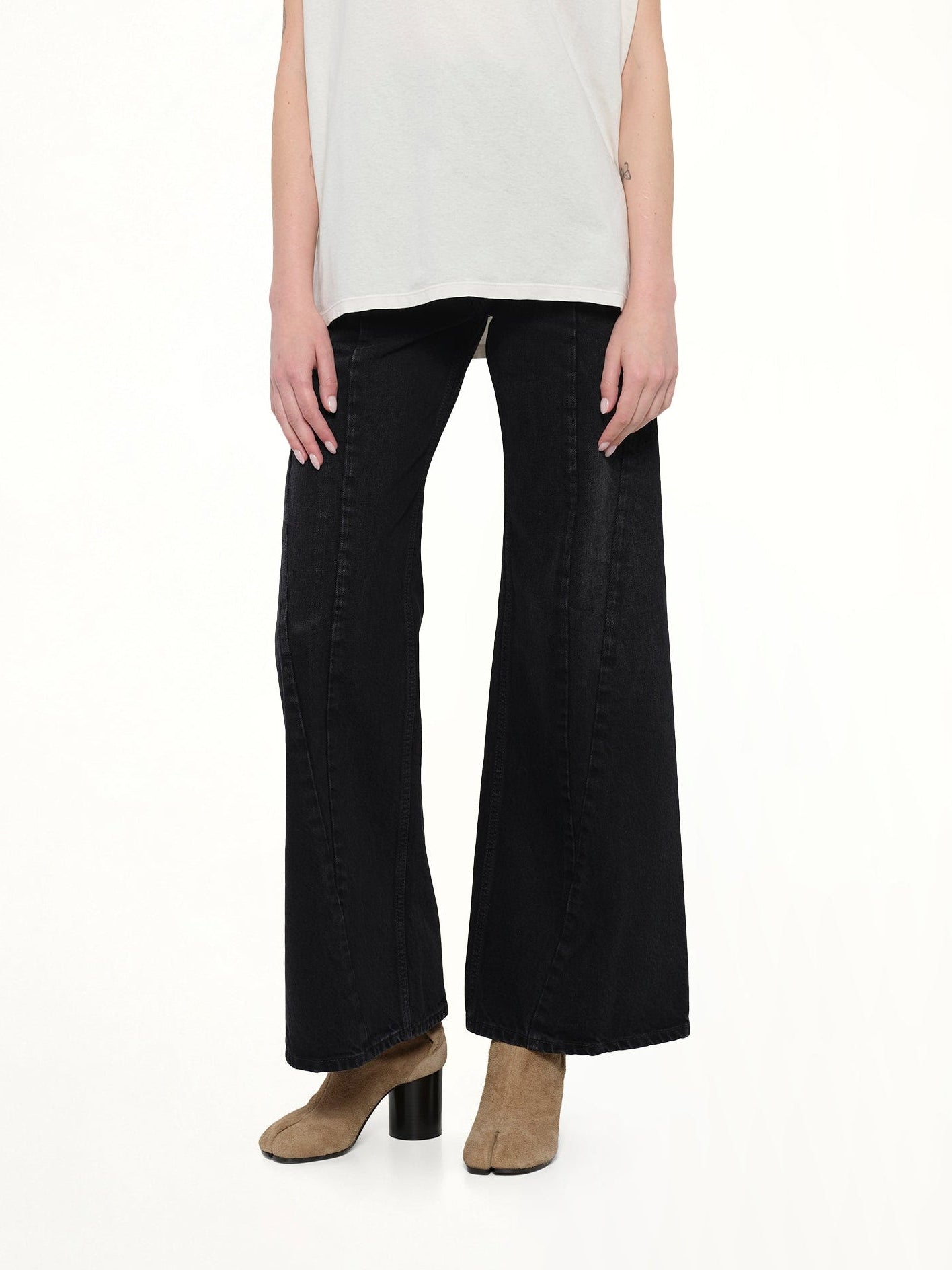 Cut Out Waistband Relaxed Fit Denim Jeans in Washed Black