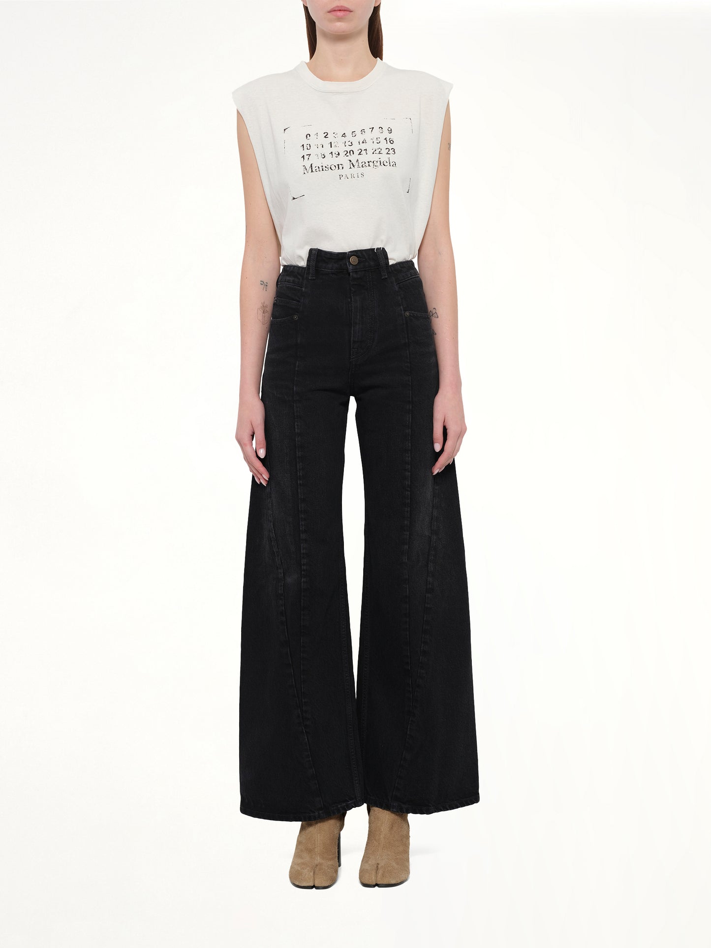 Cut Out Waistband Relaxed Fit Denim Jeans in Washed Black