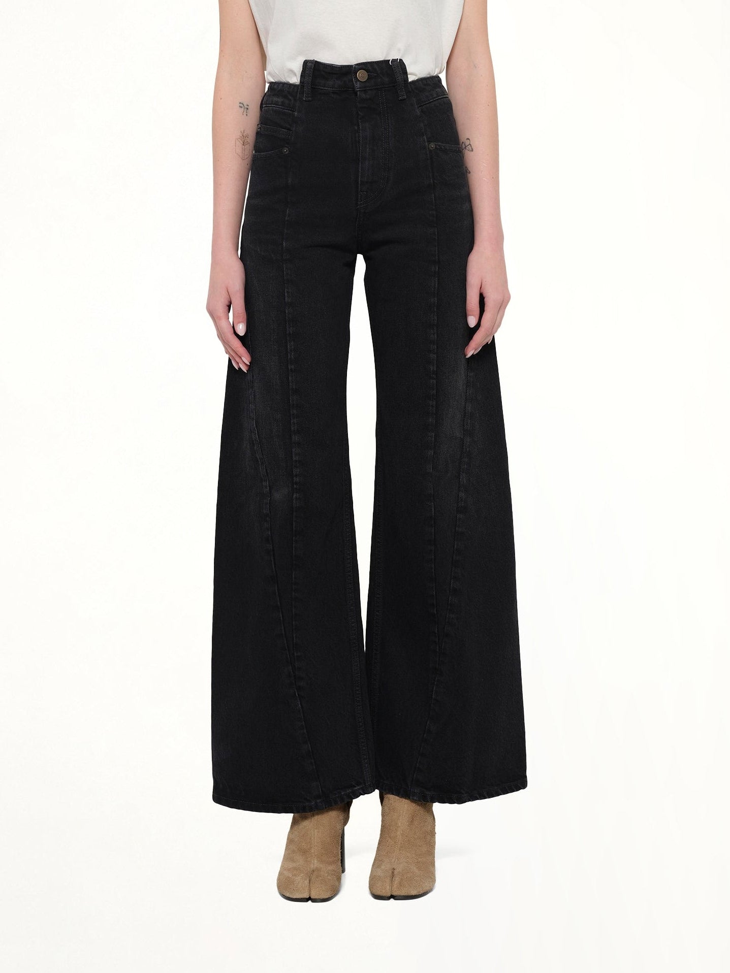 Cut Out Waistband Relaxed Fit Denim Jeans in Washed Black