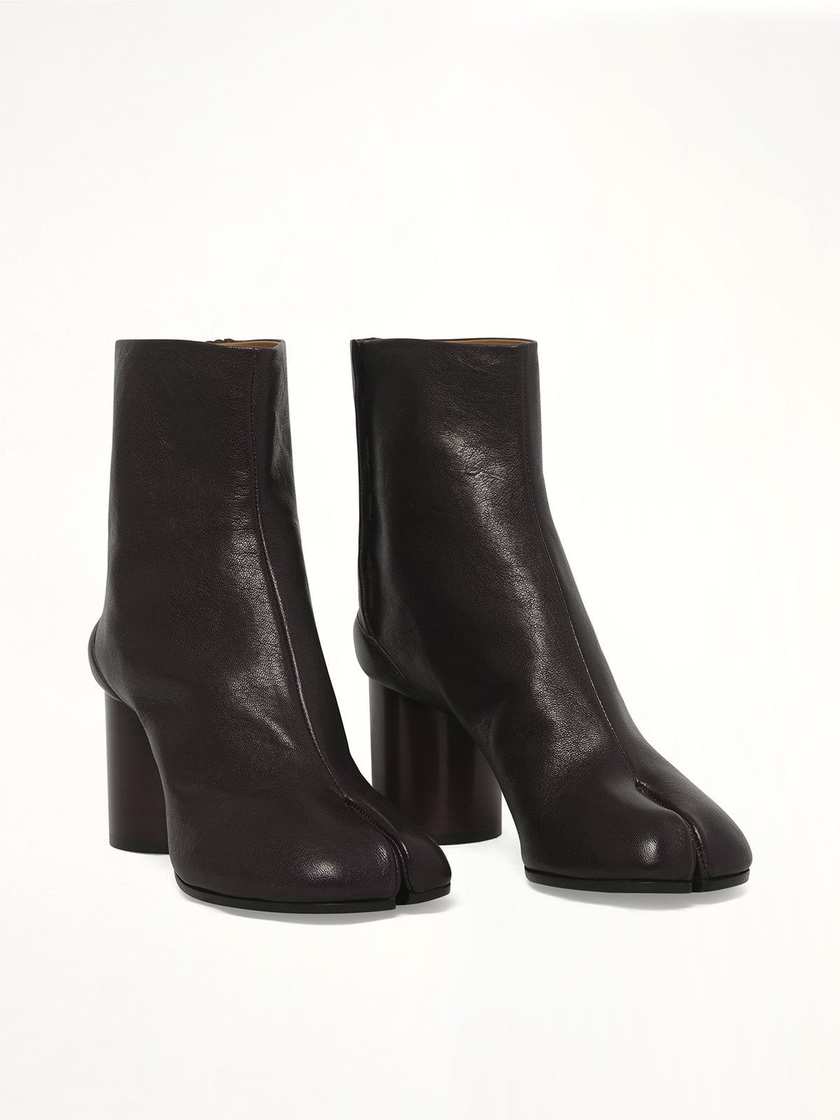 Tabi Ankle Boots 8cm in Plum Front View | MAISON MARGIELA