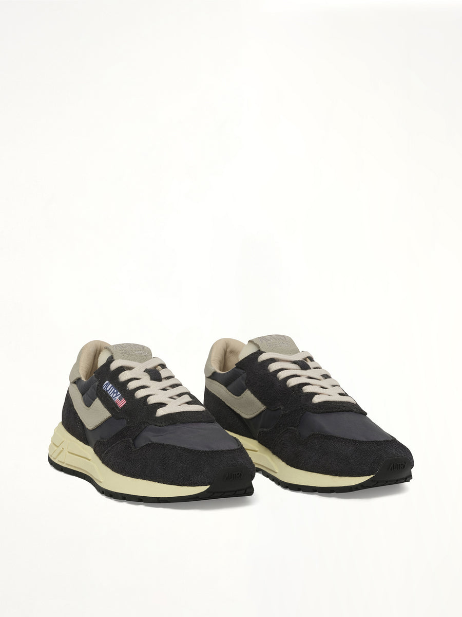Reelwind Low Sneakers in White/Black Front View | AUTRY
