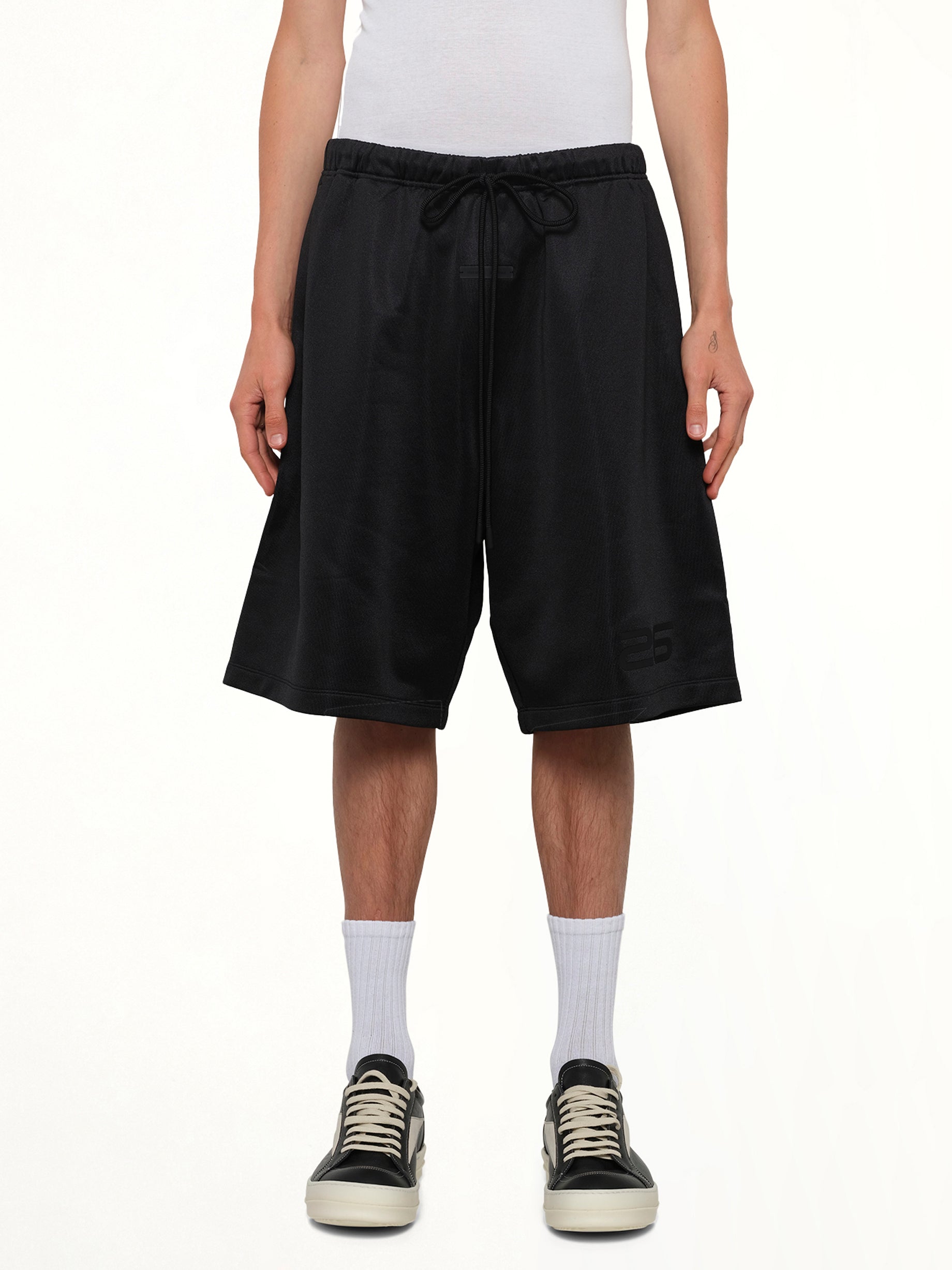 Relaxed Sweatshort in Vintage Black