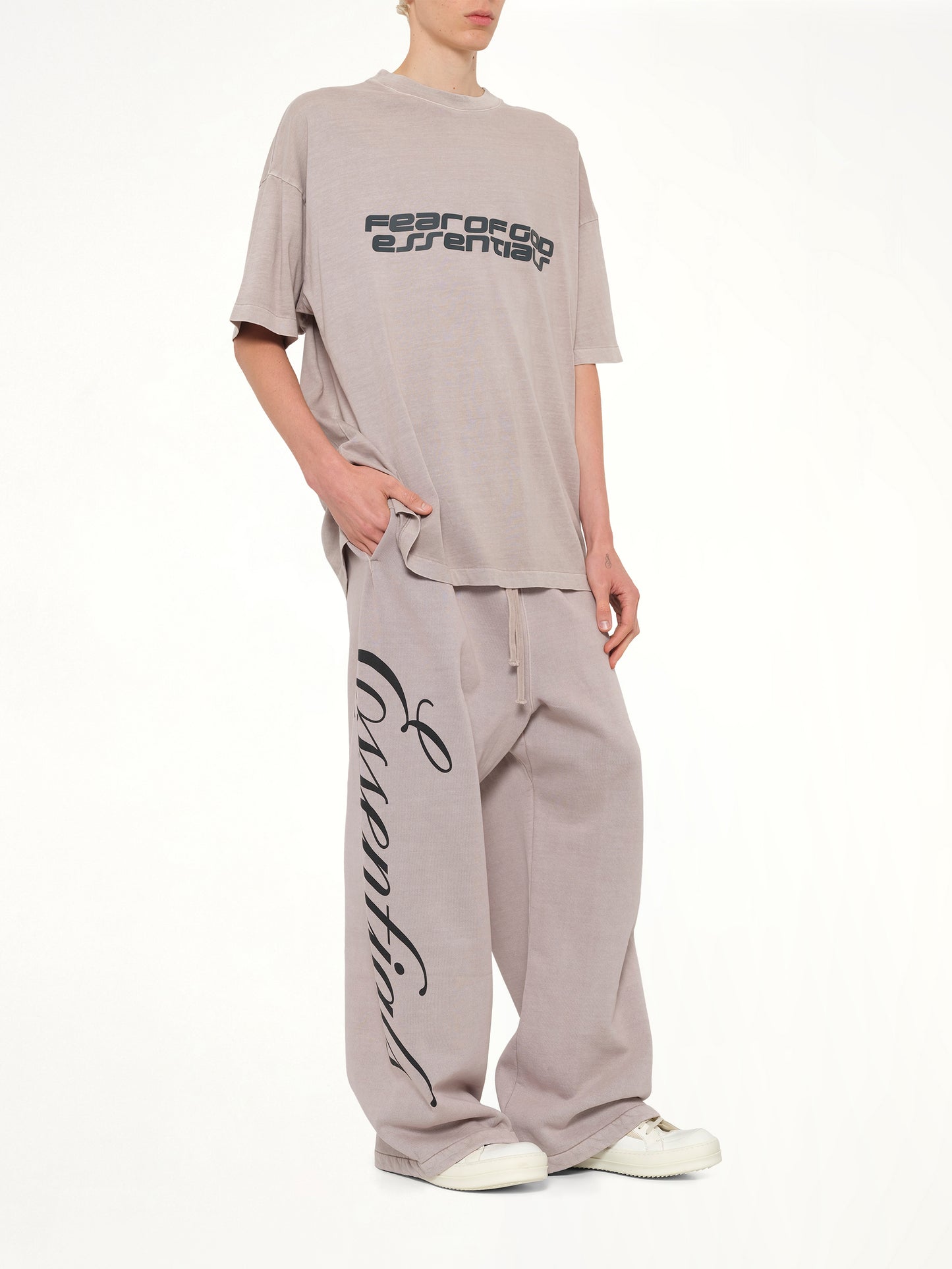 Lounge Sweatpant in Smoke Grey