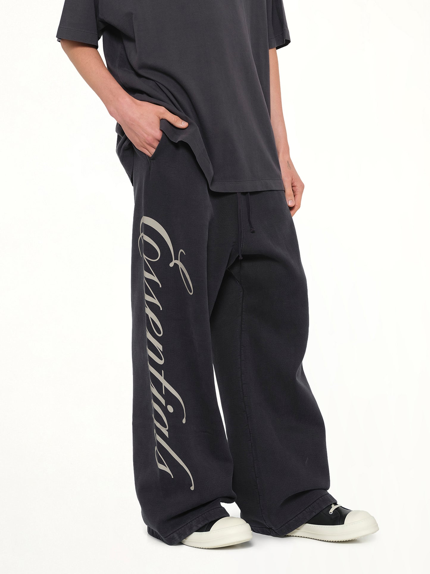 Lounge Sweatpant in Vintage Black