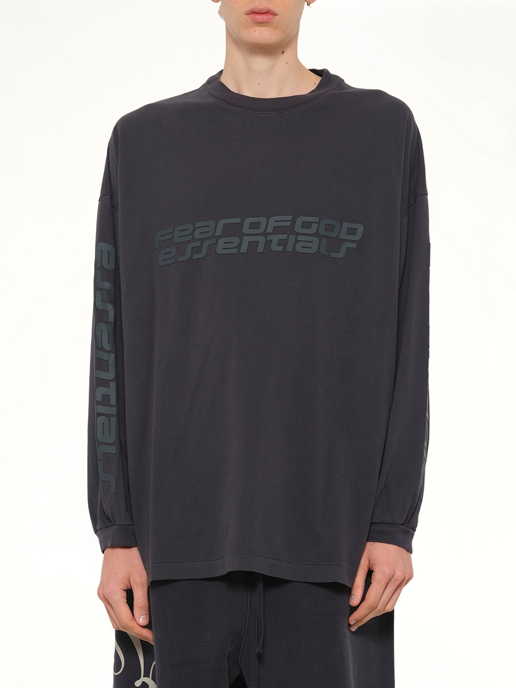 90's Long Sleeve T-Shirt in Vintage Black