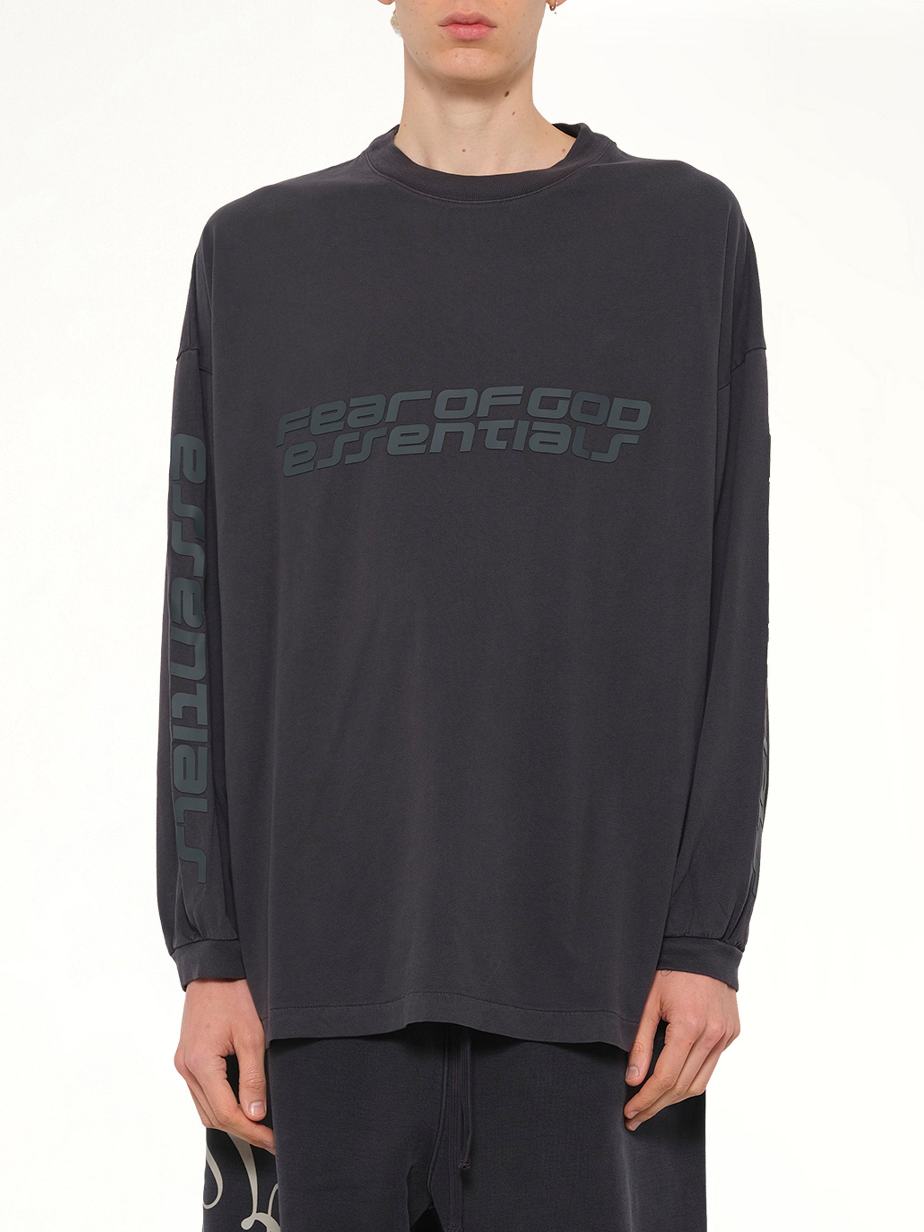 90's Long Sleeve T-Shirt in Vintage Black