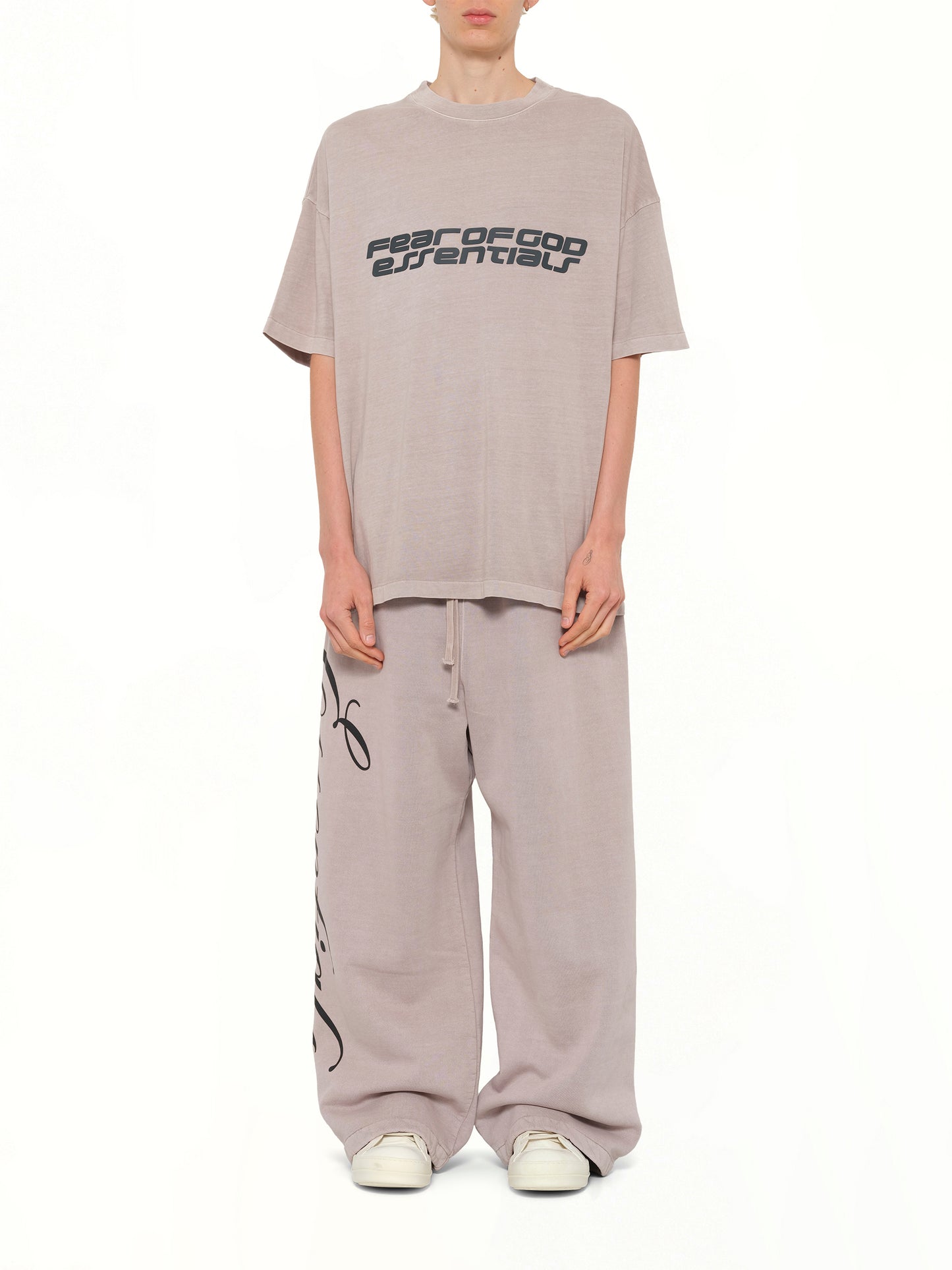 "26" T-Shirt in Smoke Grey