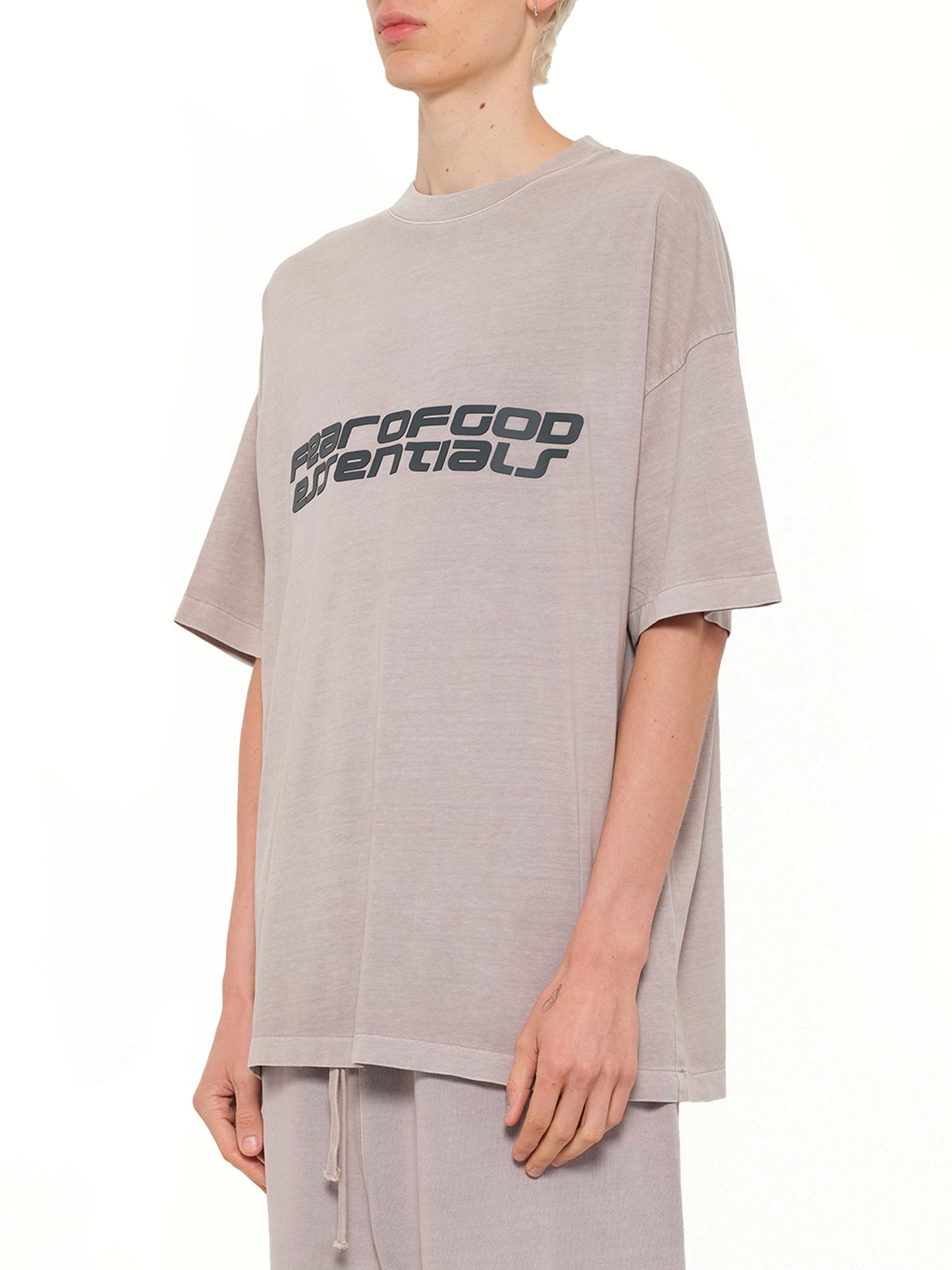 "26" T-Shirt in Smoke Grey