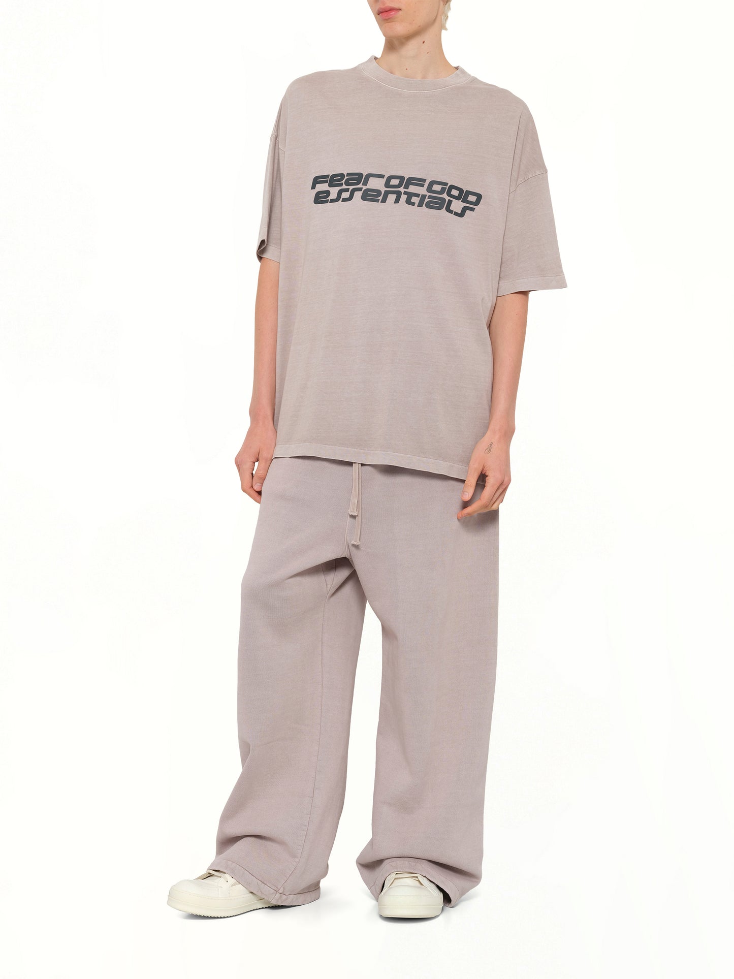 "26" T-Shirt in Smoke Grey