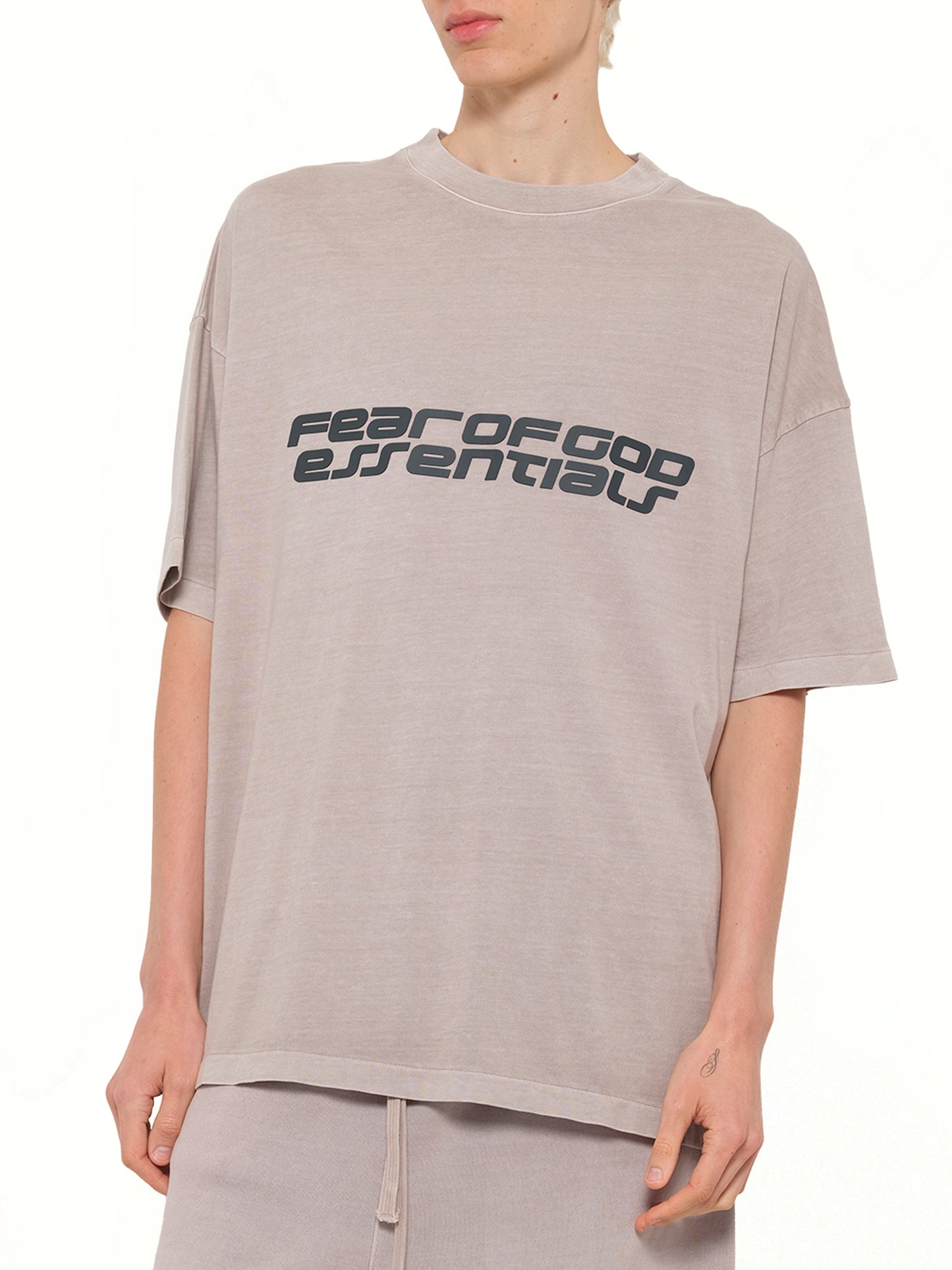 "26" T-Shirt in Smoke Grey