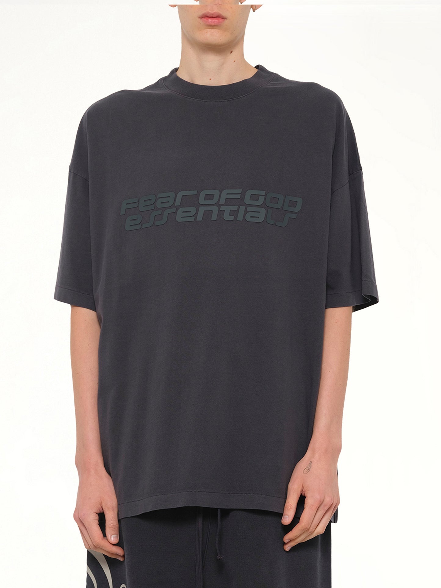 "26" T-Shirt in Vintage Black