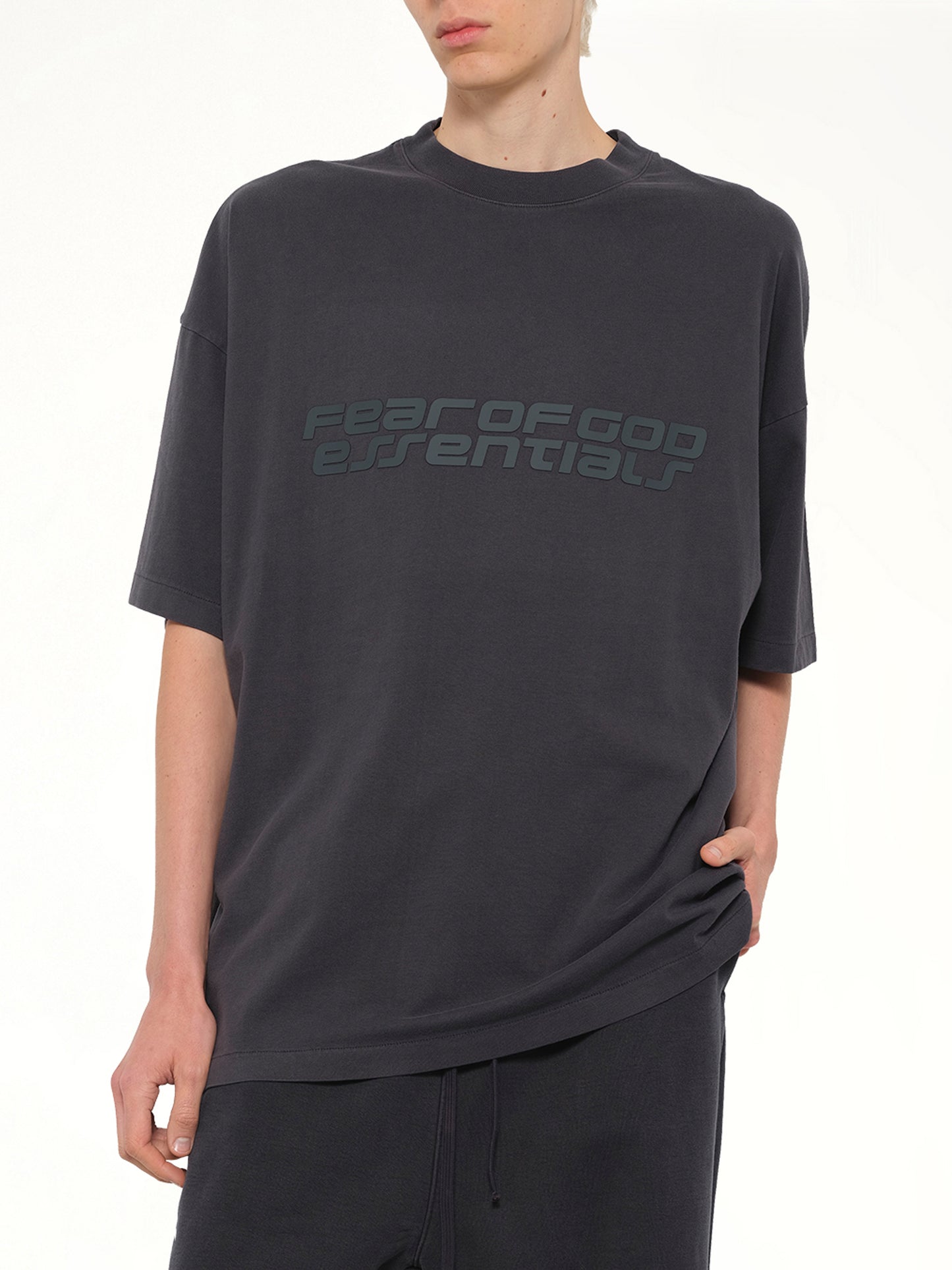 "26" T-Shirt in Vintage Black