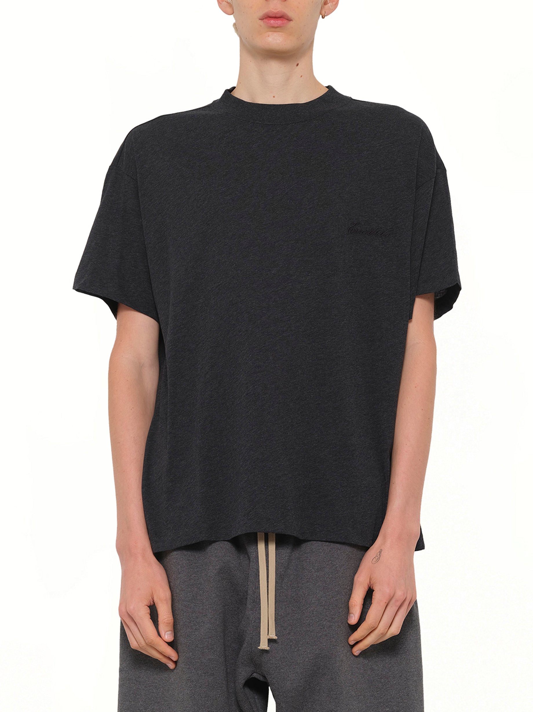 Essential T-Shirt in Vintage Black