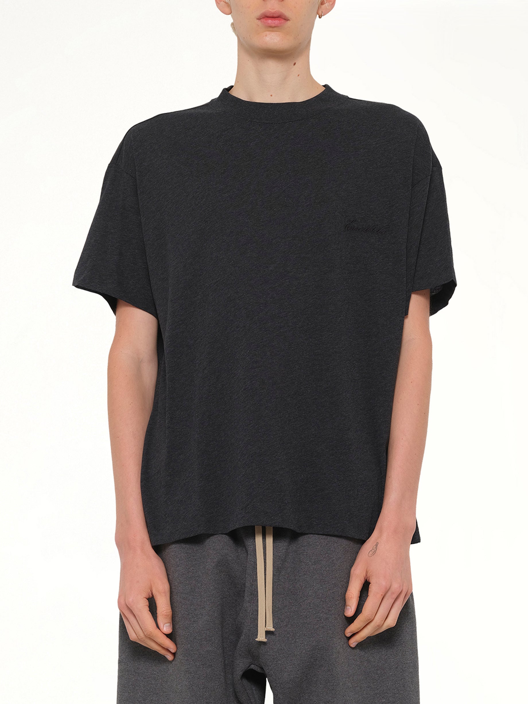 Essential T-Shirt in Vintage Black