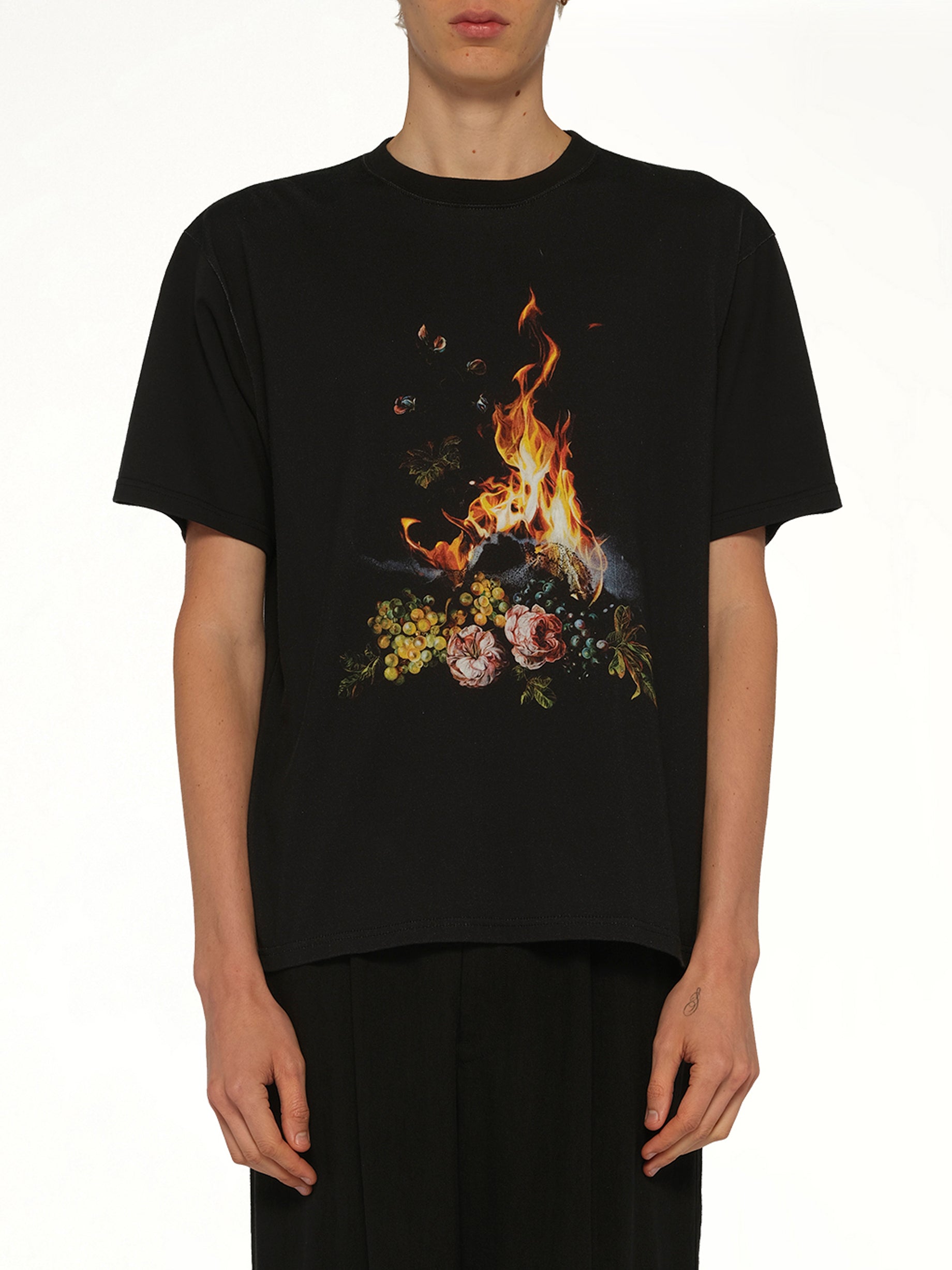 Emma Bennet Graphic T-Shirt in Black