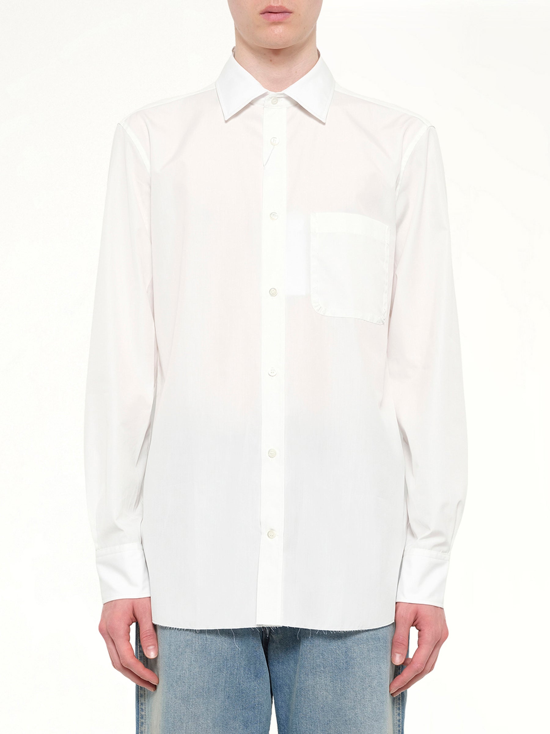 오프 화이트 긴팔 셔츠