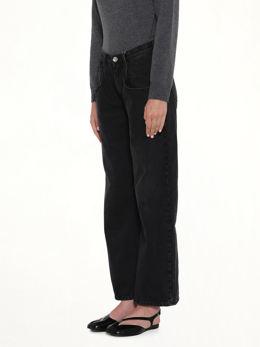 Straight Jeans with Contrasted Pockets in Black