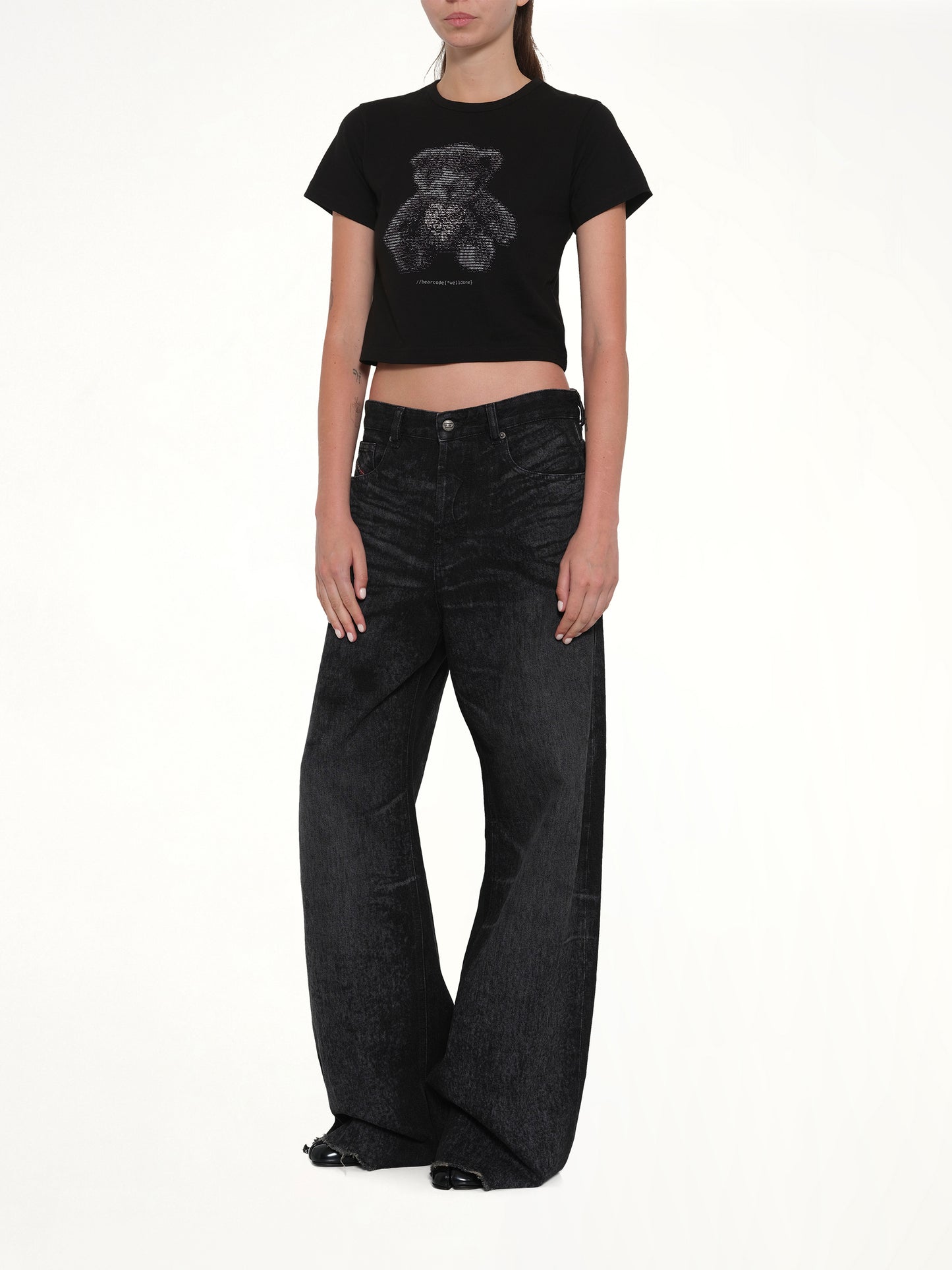 Bear Print Slim-Fit T-Shirt in Black