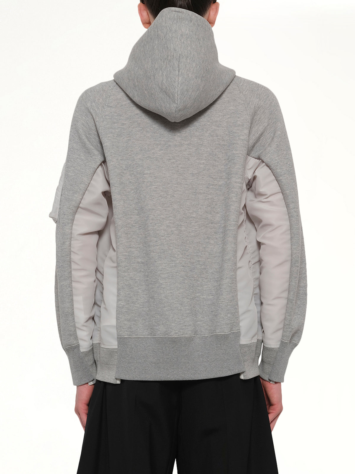 浅灰色海绵毛圈尼龙斜纹连帽衫