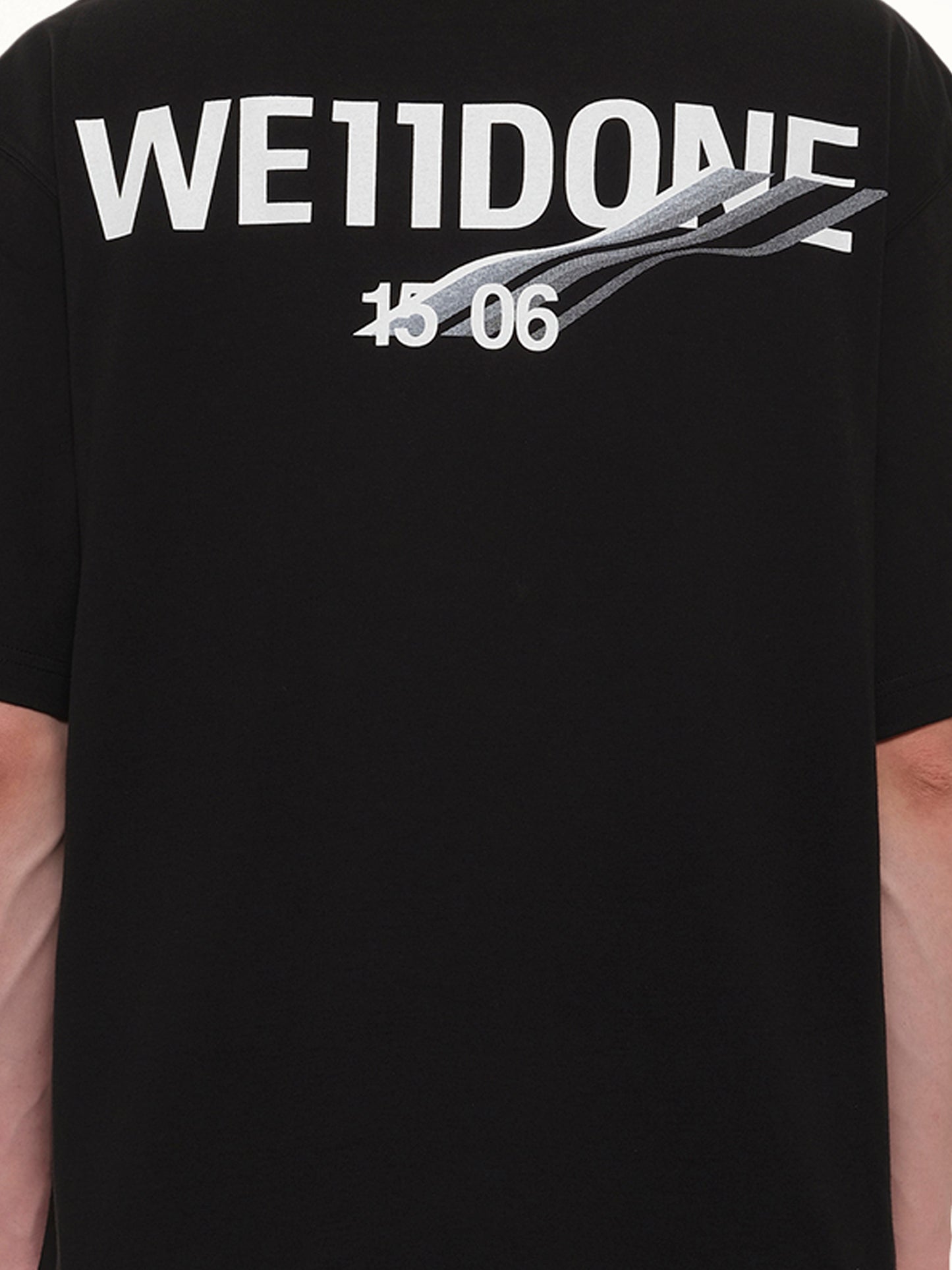 Wave Logo Short Sleeve T-Shirt in Black