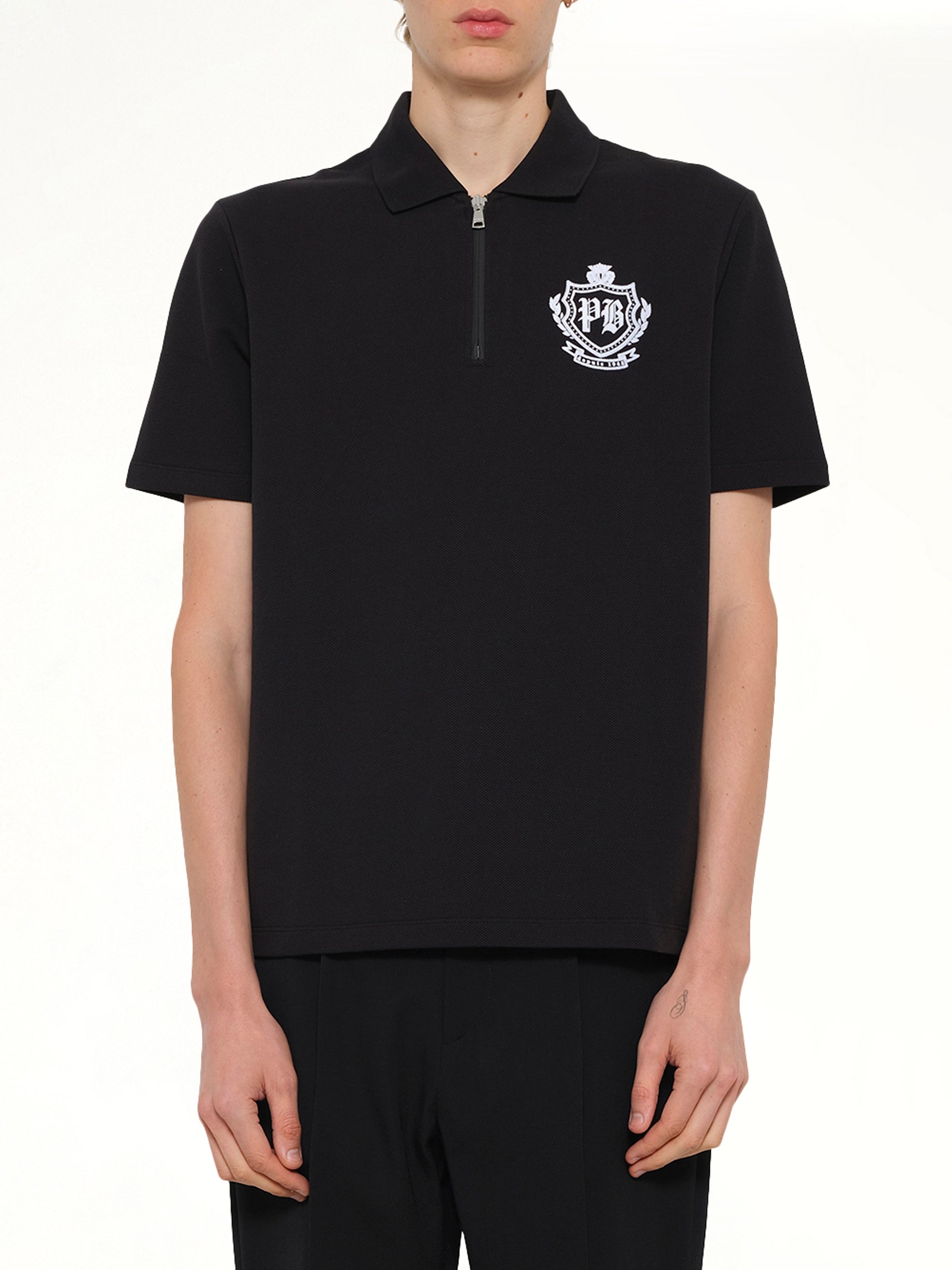 College Emblem Polo in Black/White