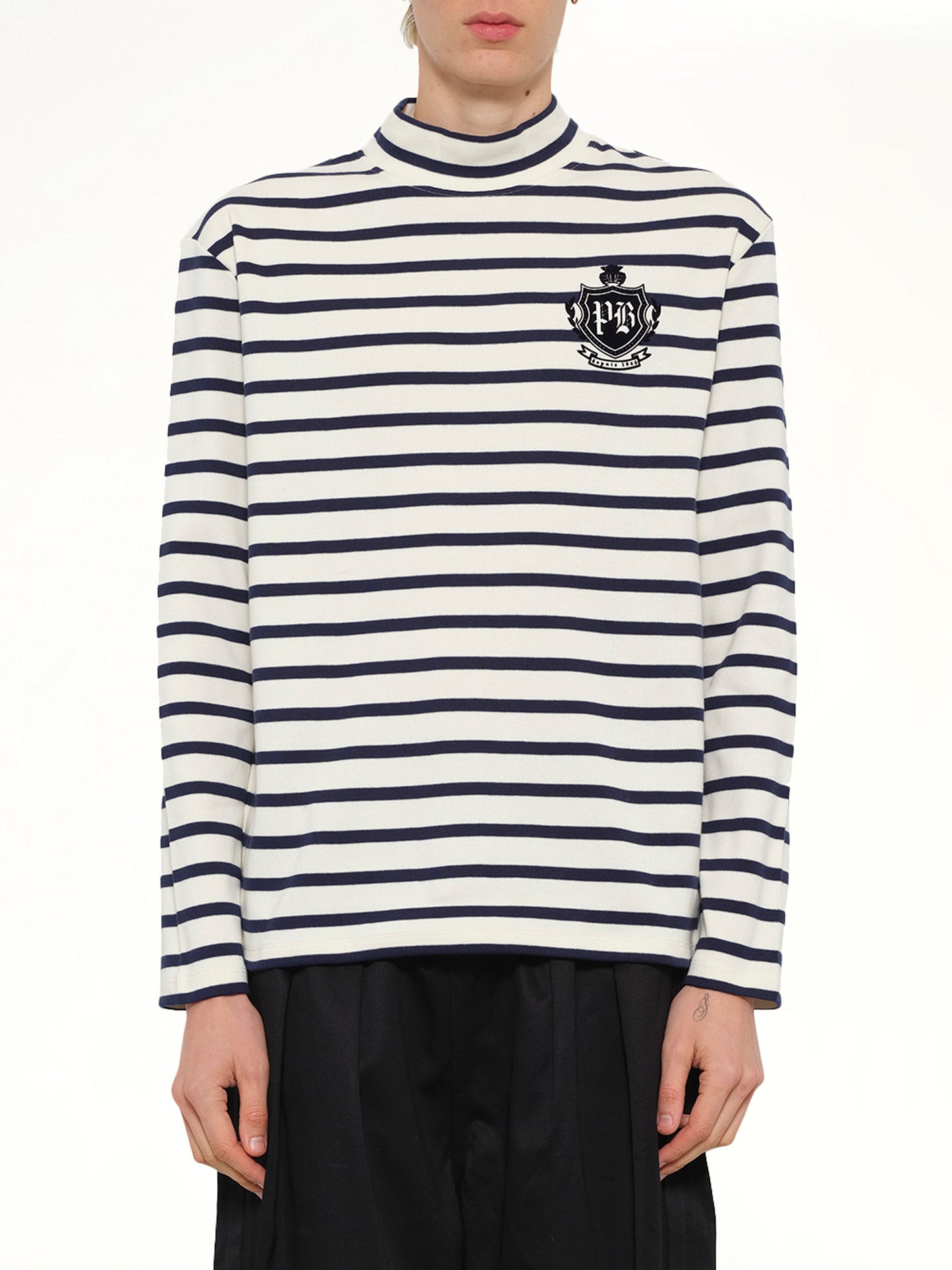 Emblem Flock Highneck LS T-Shirt in Beige/Blue