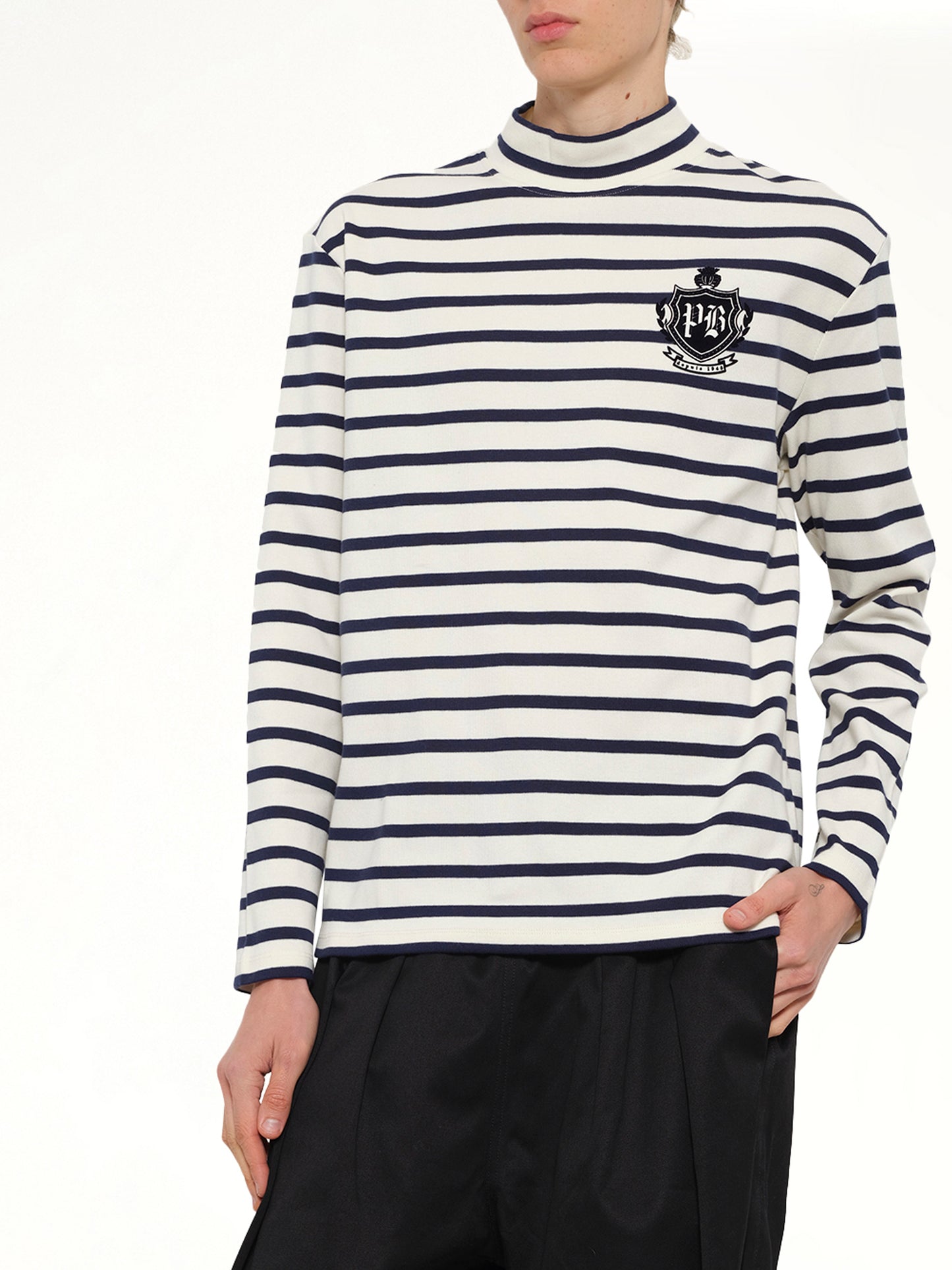 Emblem Flock Highneck LS T-Shirt in Beige/Blue