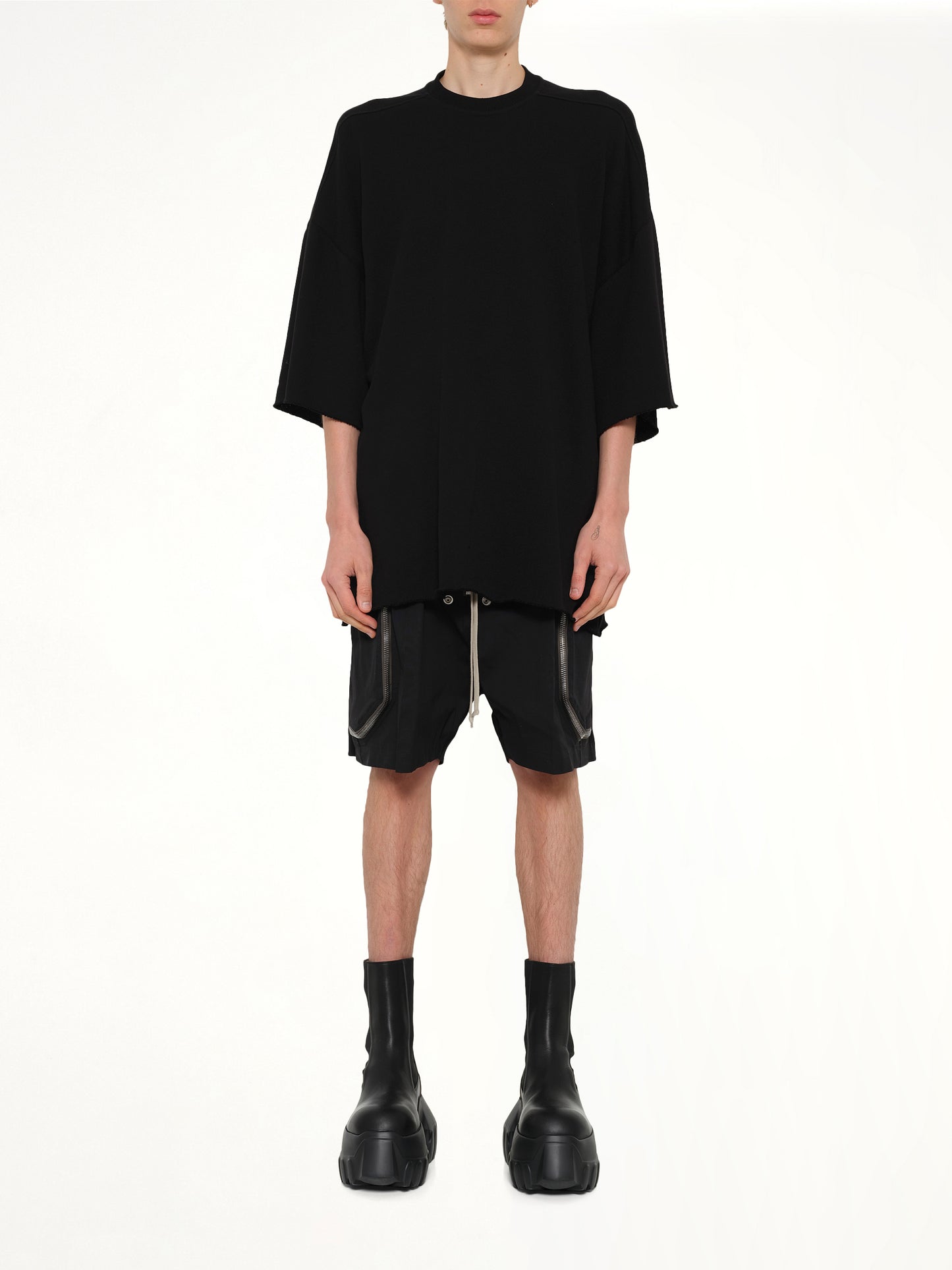 Light Tommy T-Shirt in Black