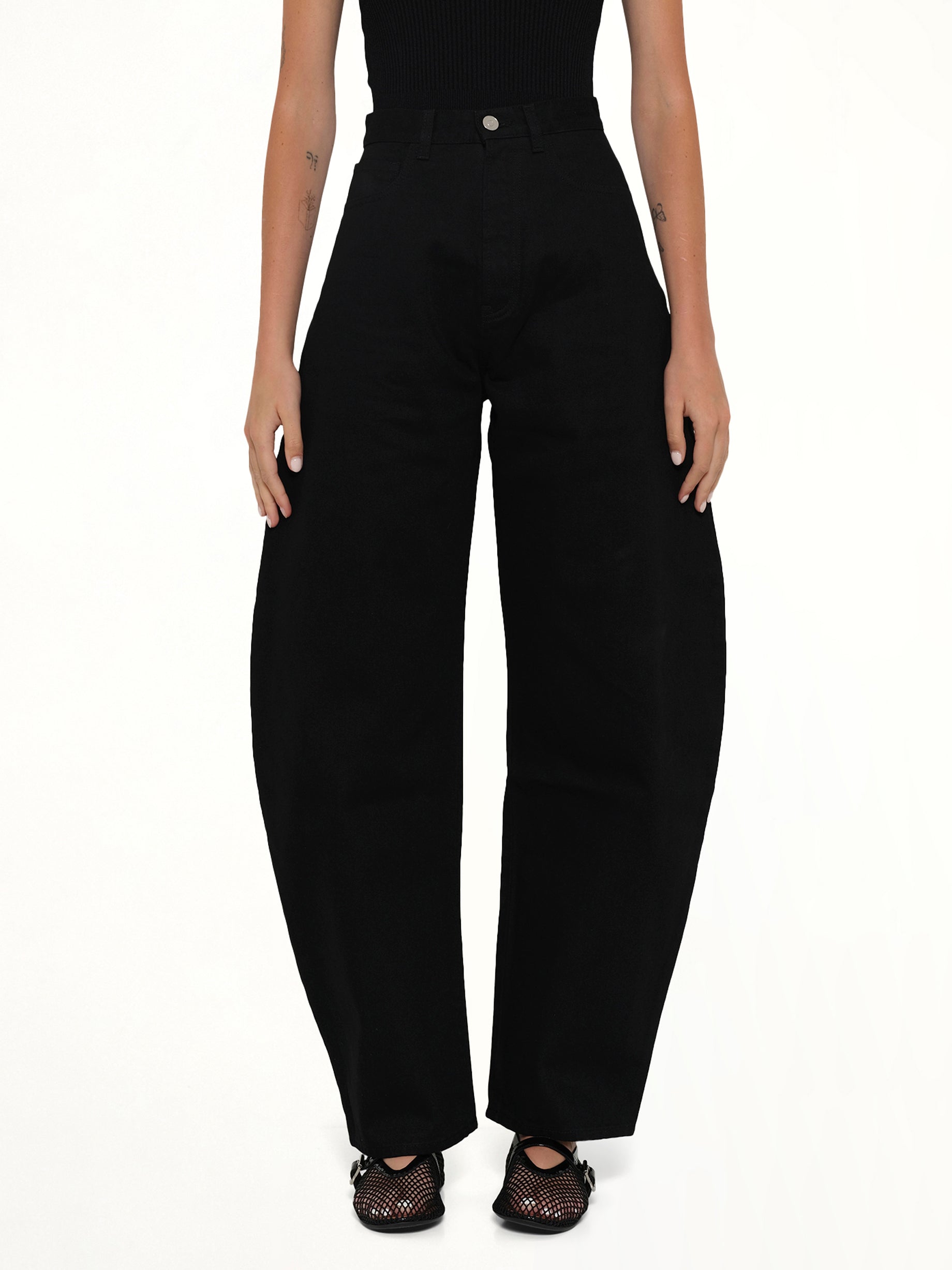 Round Pants in Black