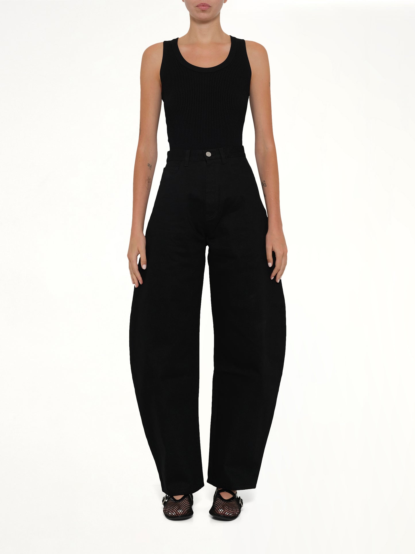 Round Pants in Black