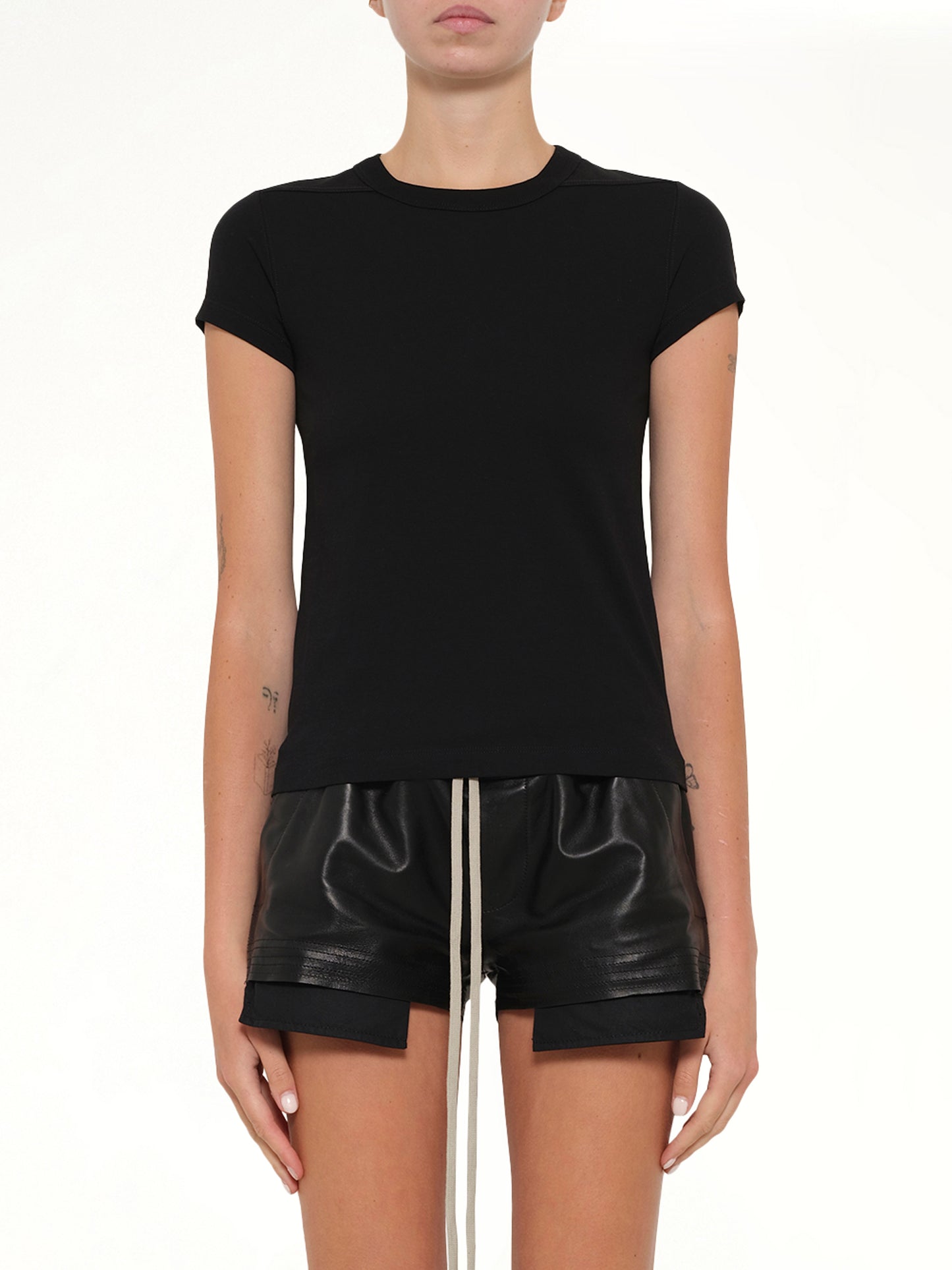 Cropped Level T in Black