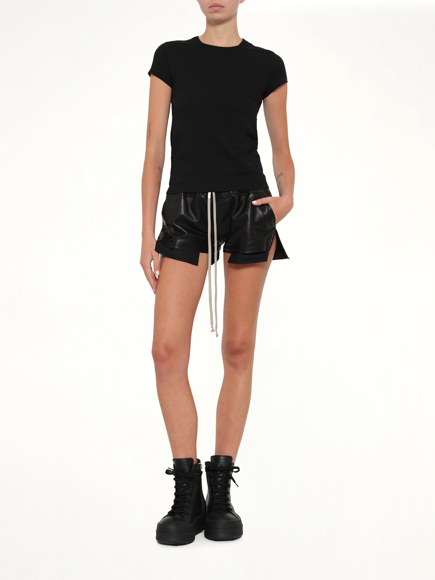 Cropped Level T in Black