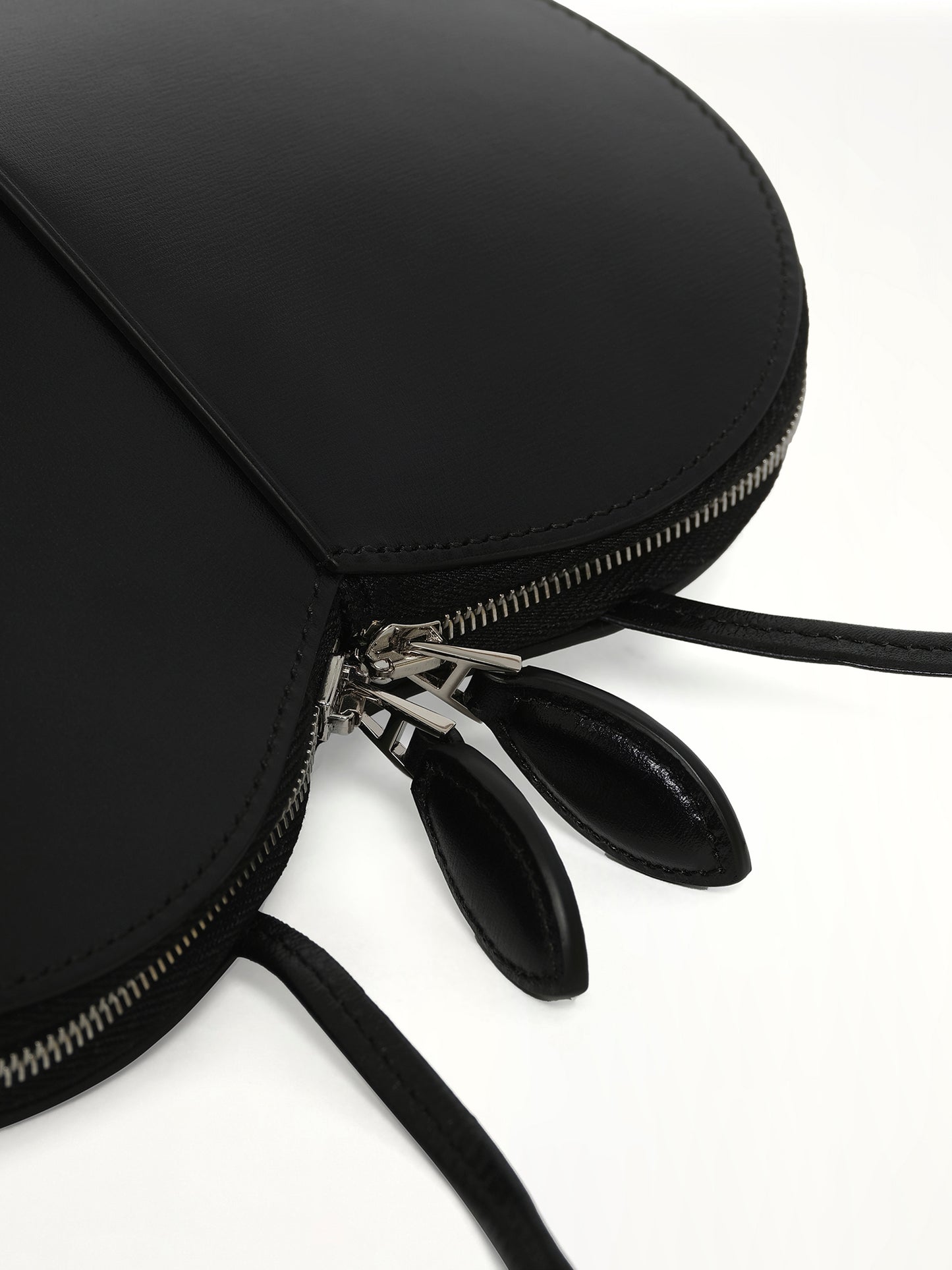 Le Coeur Bag in Black
