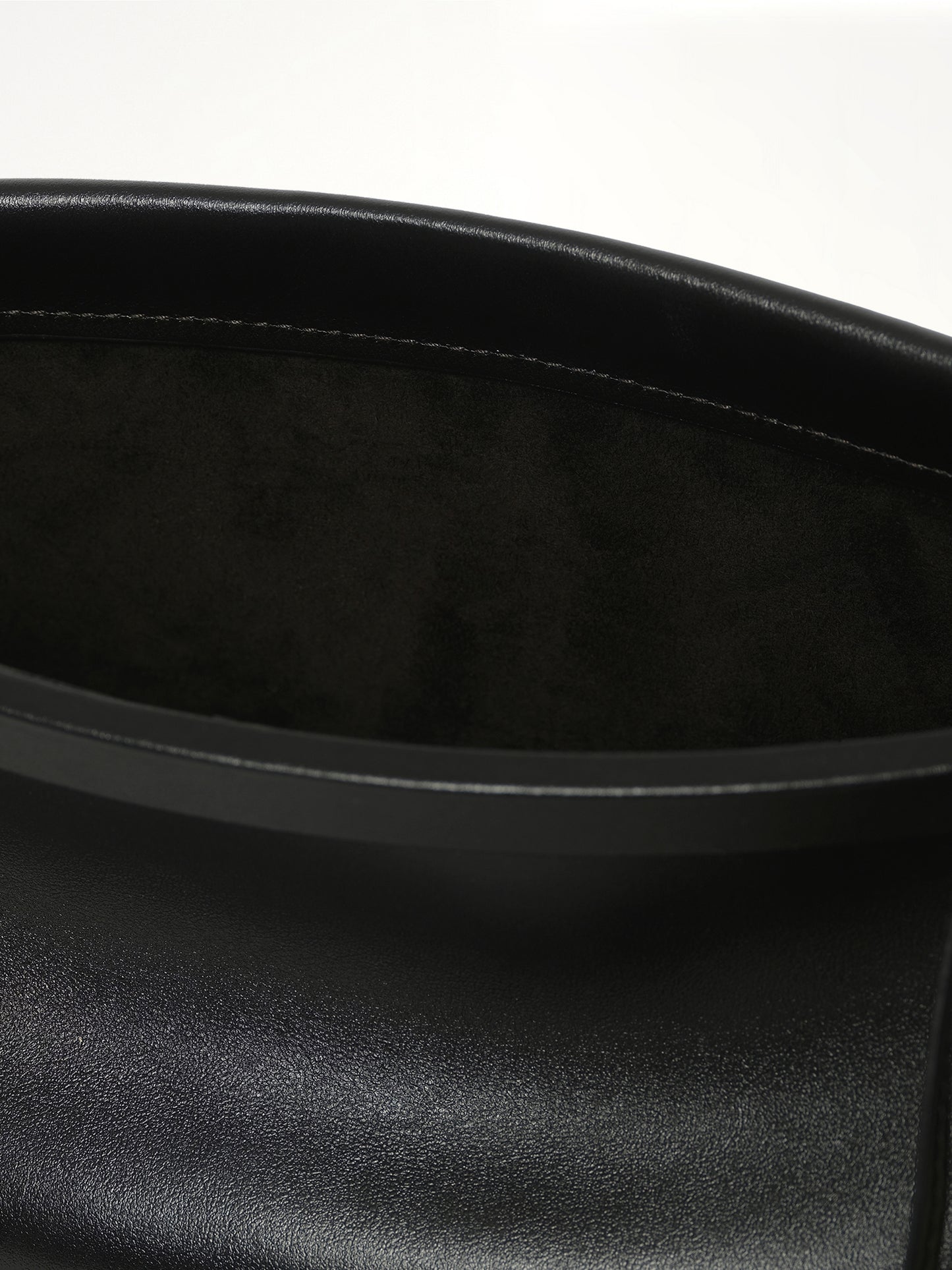 Le Click East West Small Bag in Black