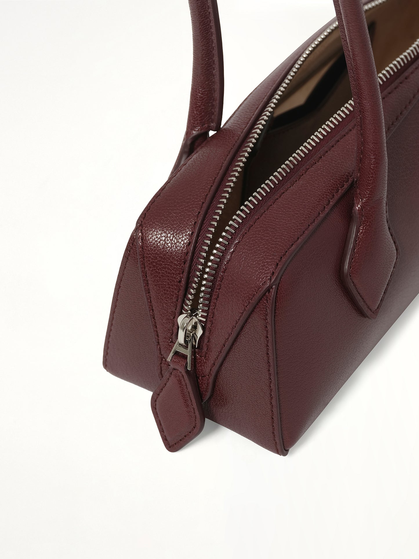 Le Teckel Small Bag in Rouge Grenat