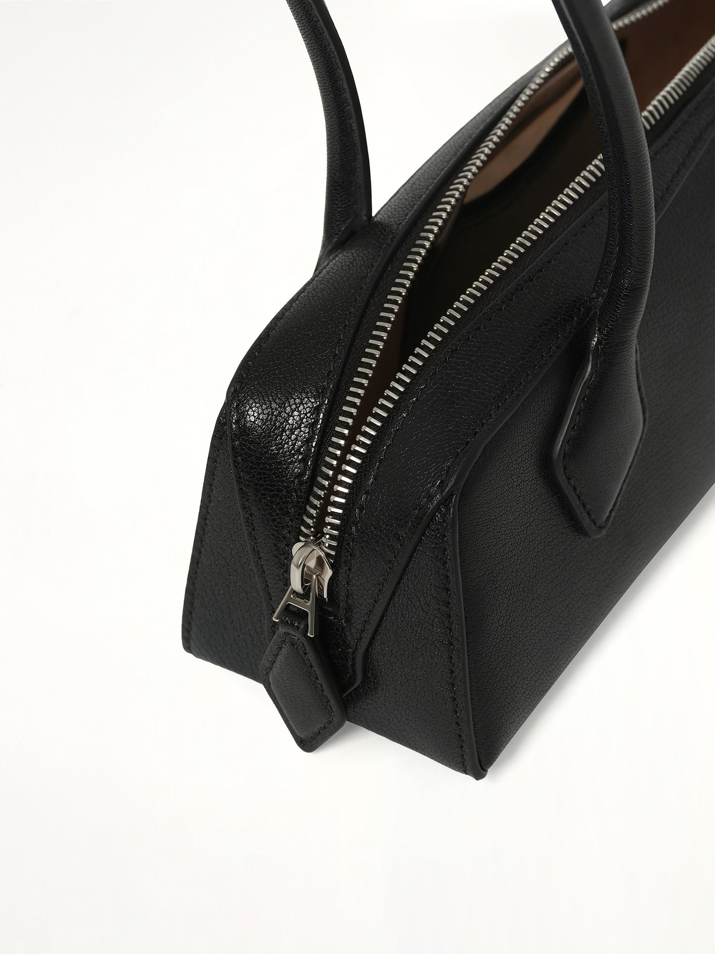 Le Teckel Small Goatskin Bag in Black