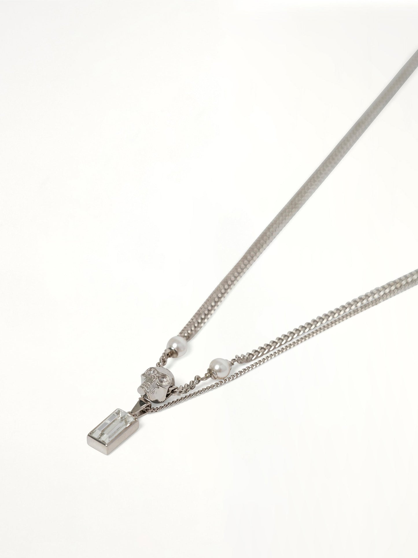 Skull & Pearl Necklace in Silver