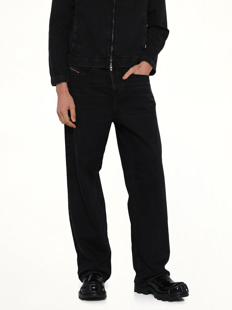 2001 D-MACRO Relaxed Jeans in Black