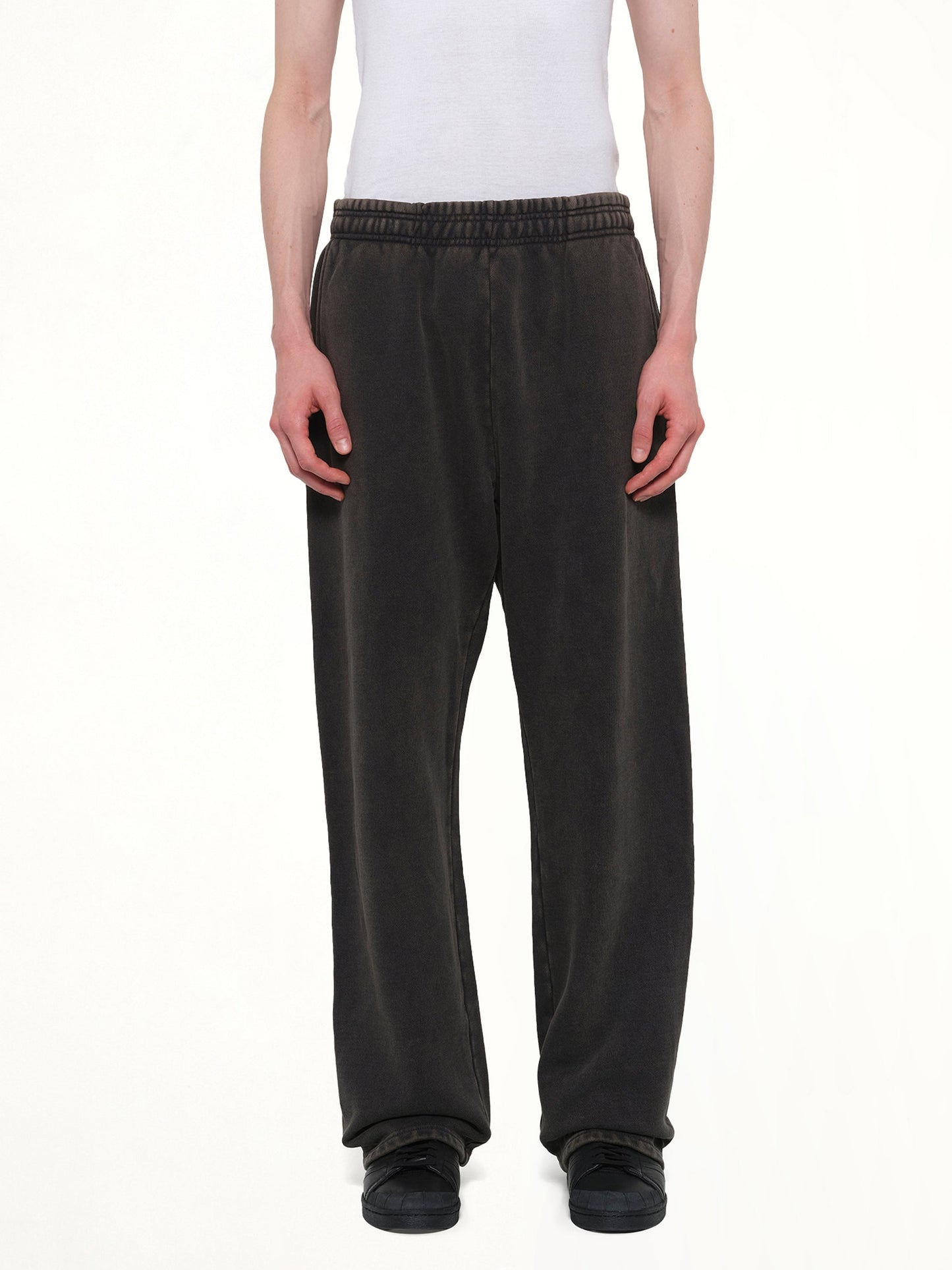 Straight Leg Sweatpant in Washed Black