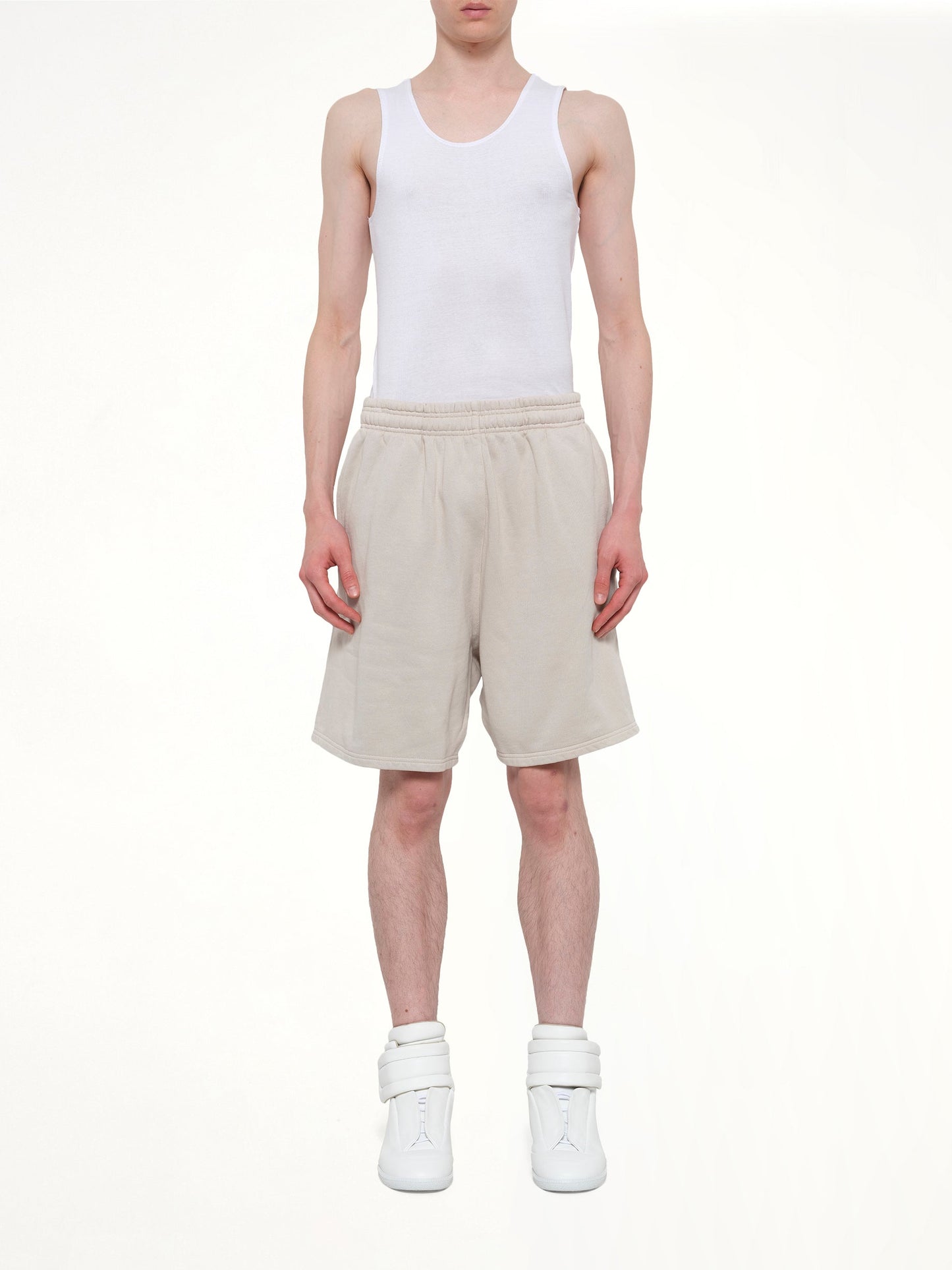 Standard Sweatshort in Off White