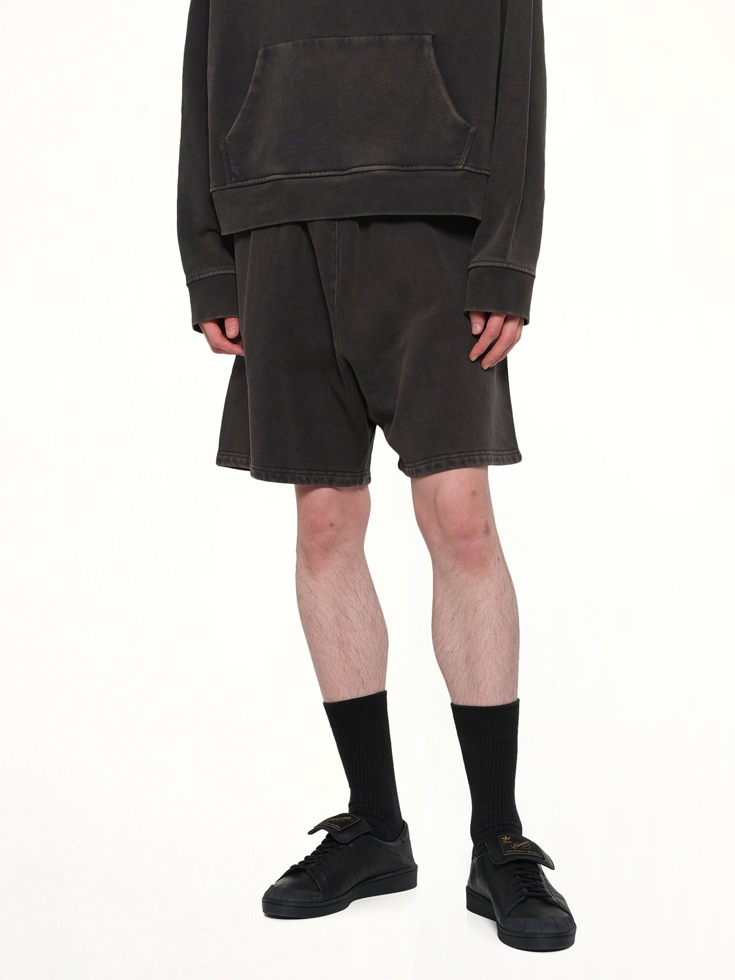 Standard Sweatshort in Washed Black