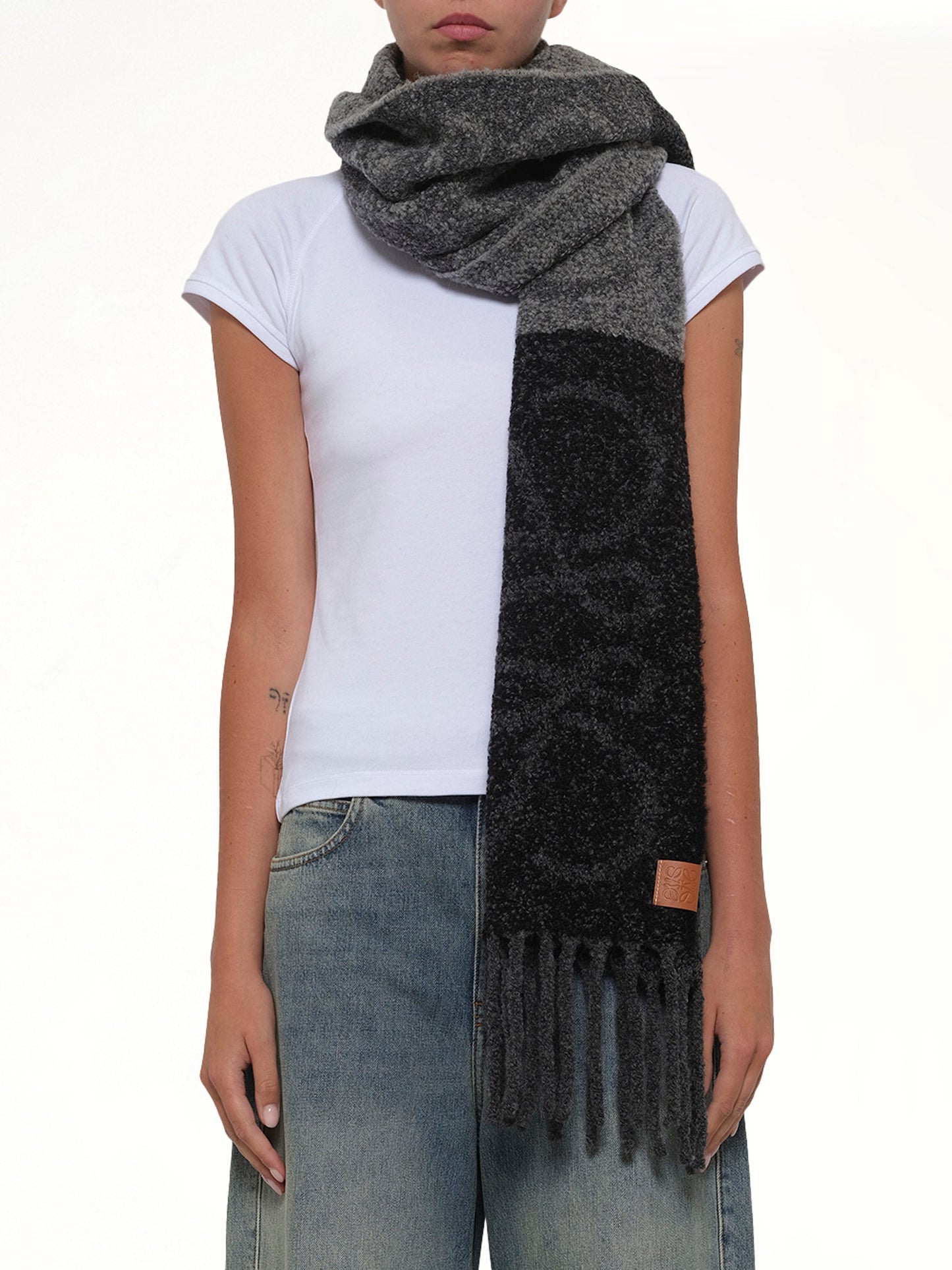 Big Anagram Scarf in Dark Grey/Black